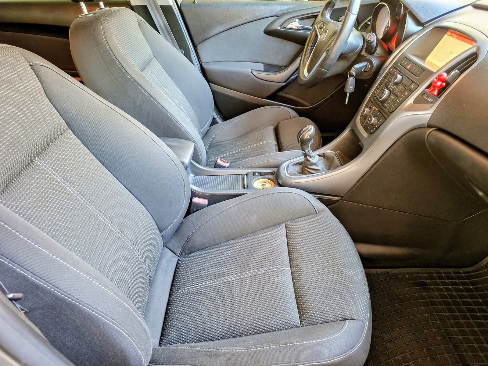 Opel Astra Karavan 1,6 CDTI *KLIMA* NAVIGACIJA *ODLIČAN* KREDIT-KARTIC, fotografija 13