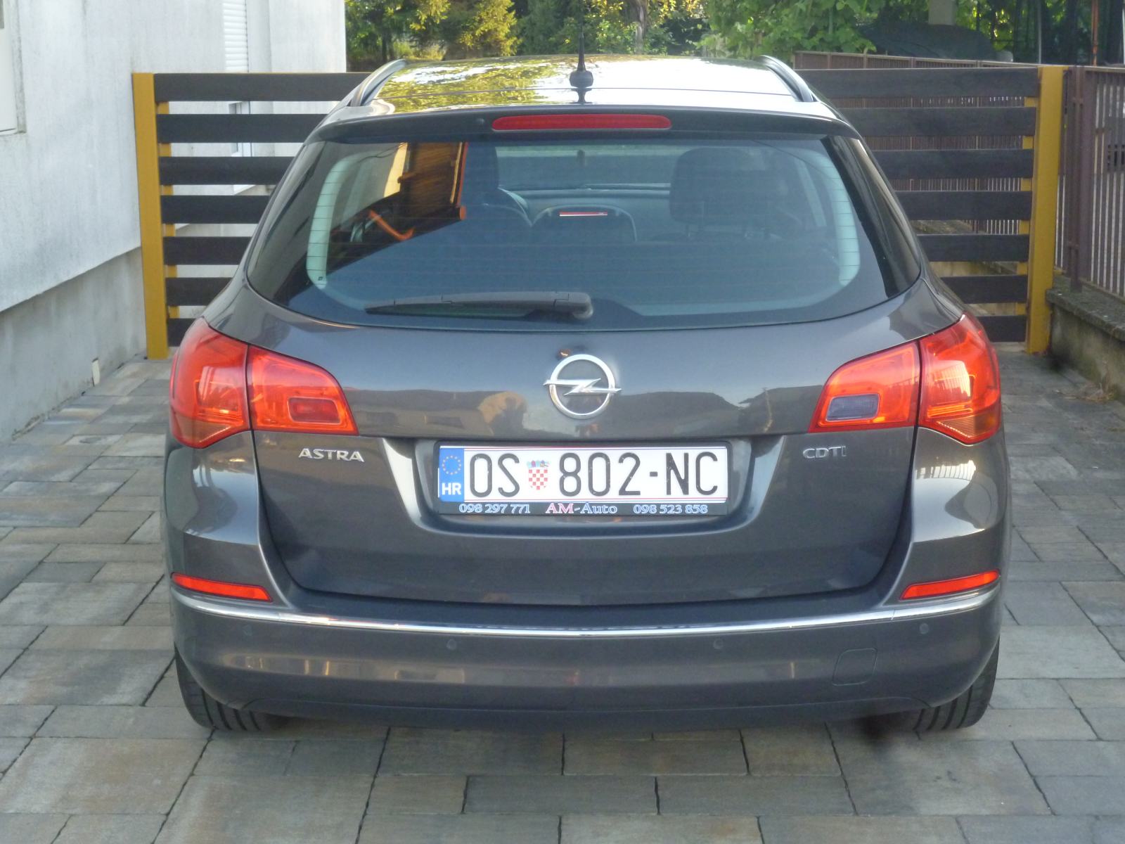 Opel Astra Karavan 1,6 CDTI, fotografija 6
