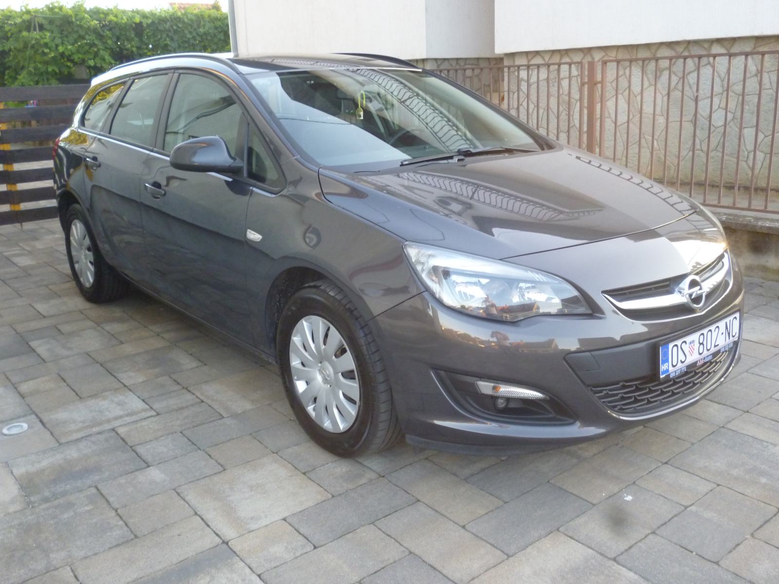 Opel Astra Karavan 1,6 CDTI, fotografija 17