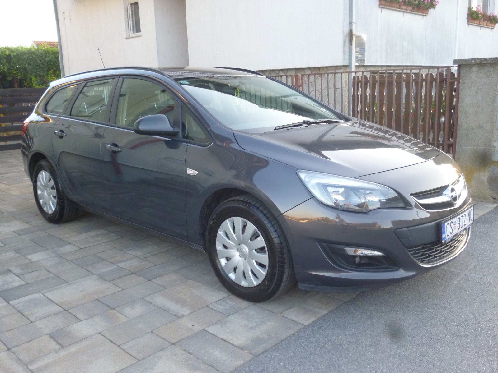 Opel Astra Karavan 1,6 CDTI, fotografija 3
