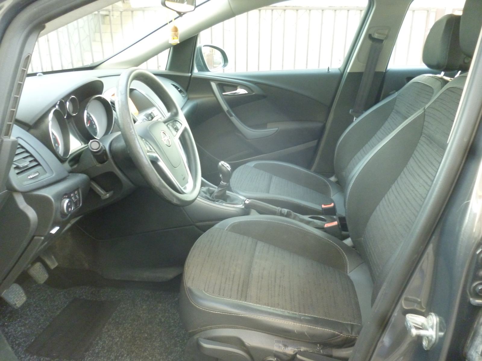 Opel Astra Karavan 1,6 CDTI, fotografija 12