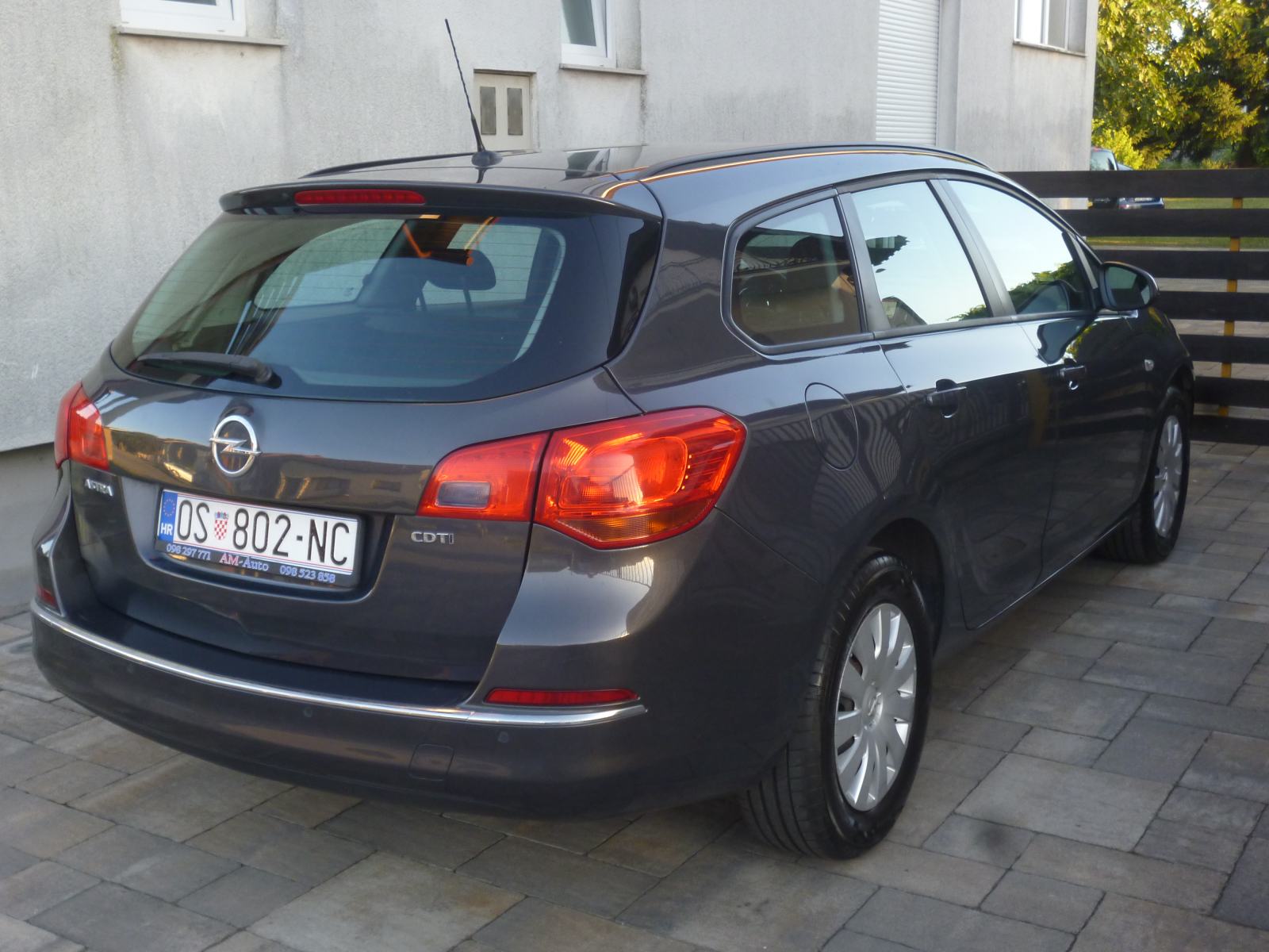 Opel Astra Karavan 1,6 CDTI, fotografija 18