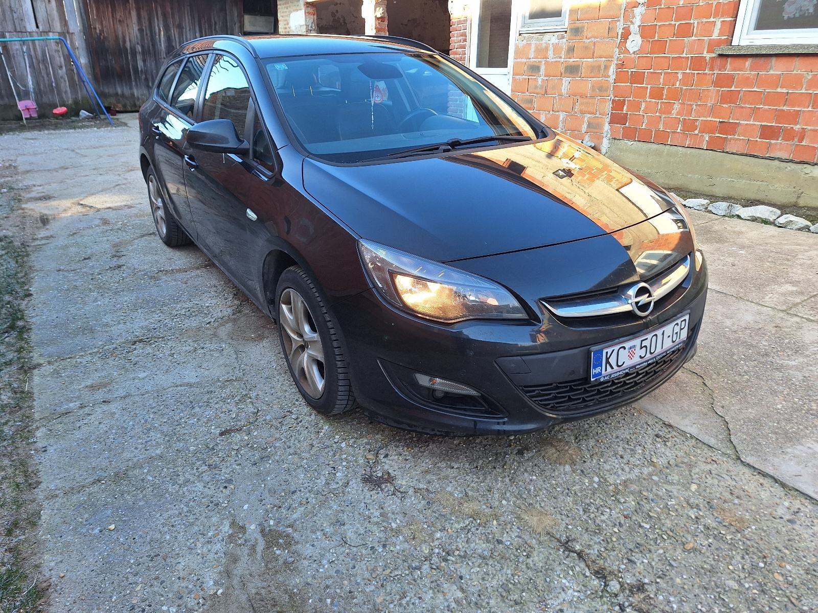 Opel Astra Karavan 1,6 CDTI, fotografija 2