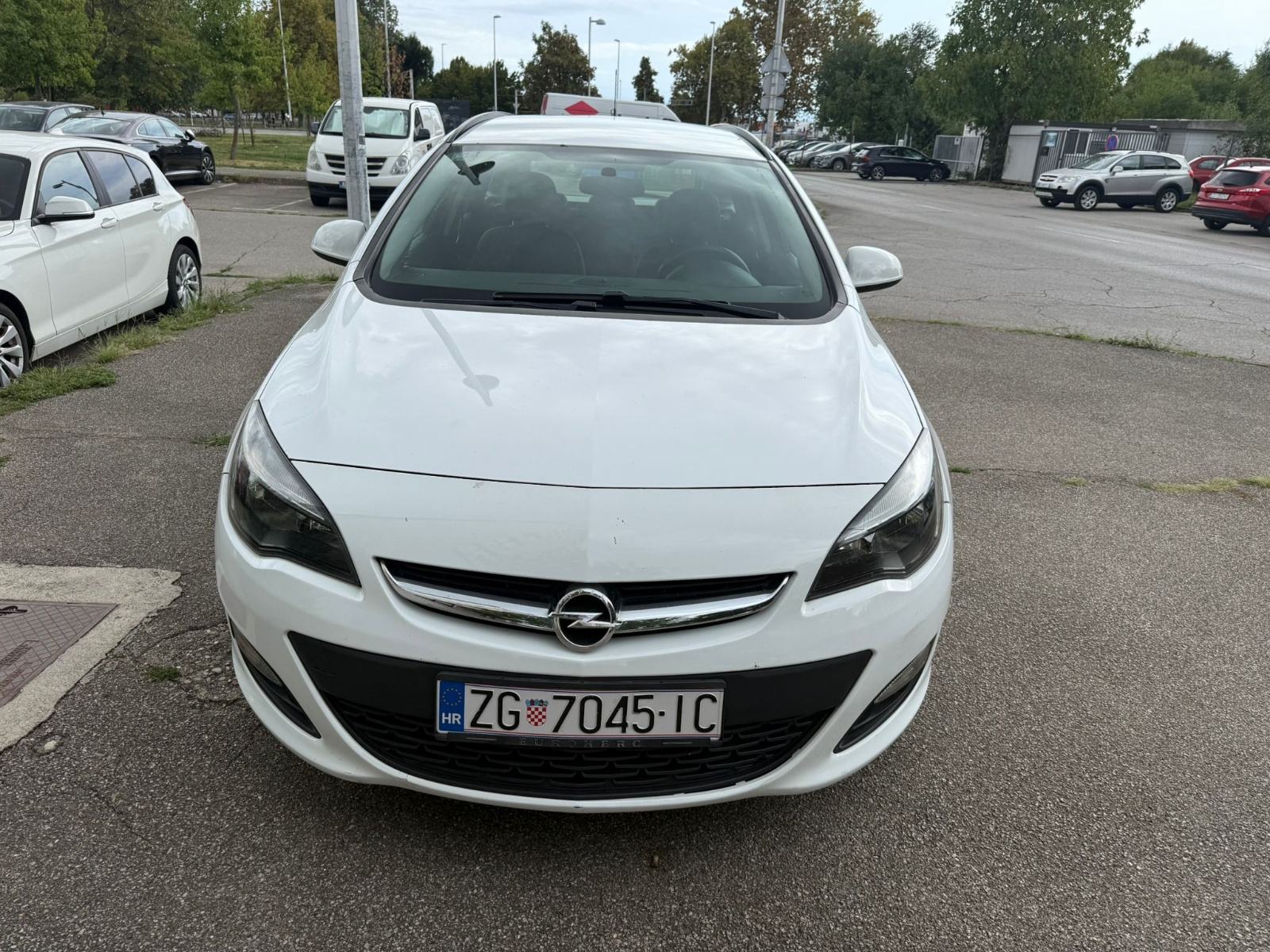 Opel Astra Karavan 1,6 CDTI, fotografija 10