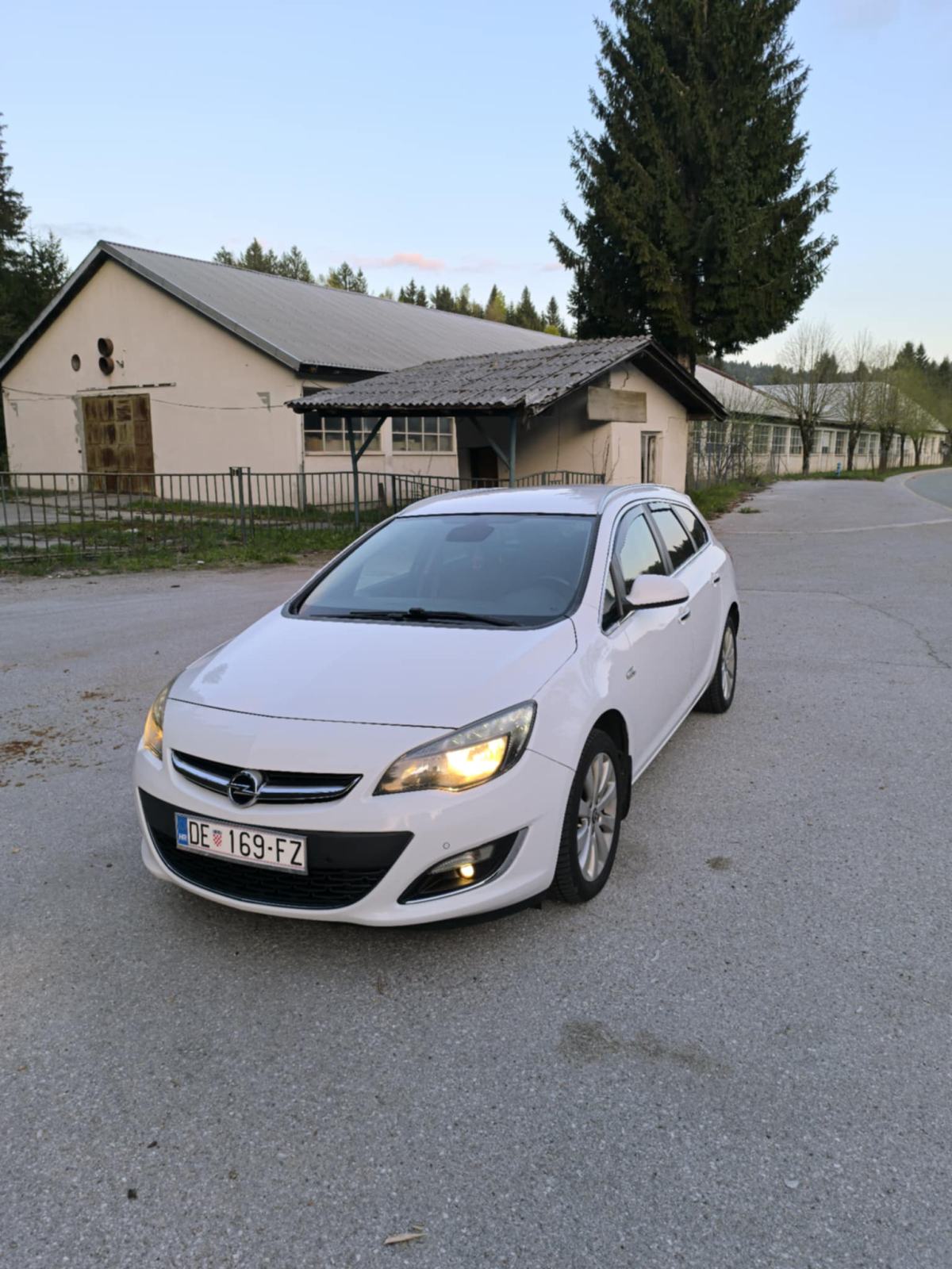 Opel Astra Karavan 1,6, fotografija 3