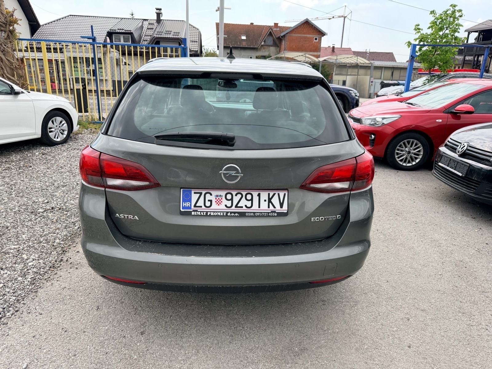 Opel Astra Karavan 1.6CDTI*NAPRAVLJEN VELIKI SERVIS*NOVI KUPLUNG SET*, fotografija 6
