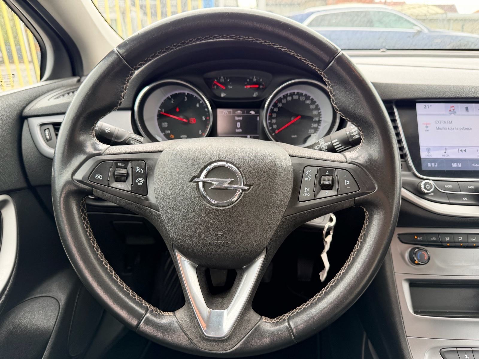 Opel Astra Karavan 1.6CDTI*NAPRAVLJEN VELIKI SERVIS*NOVI KUPLUNG SET*, fotografija 14
