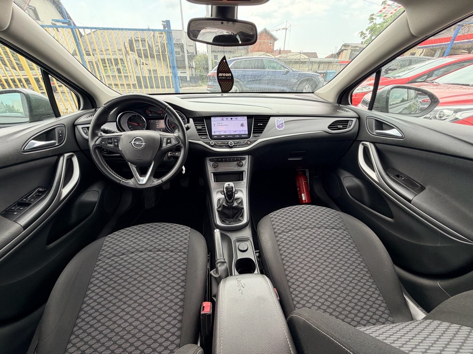 Opel Astra Karavan 1.6CDTI*NAPRAVLJEN VELIKI SERVIS*NOVI KUPLUNG SET*, fotografija 10