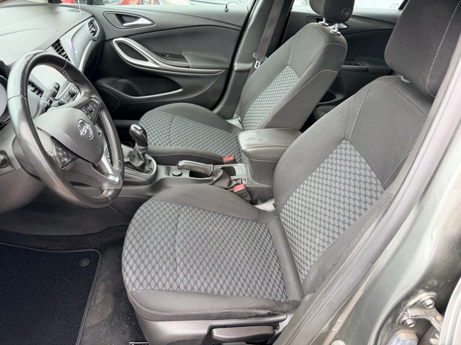 Opel Astra Karavan 1.6CDTI*NAPRAVLJEN VELIKI SERVIS*NOVI KUPLUNG SET*, fotografija 12