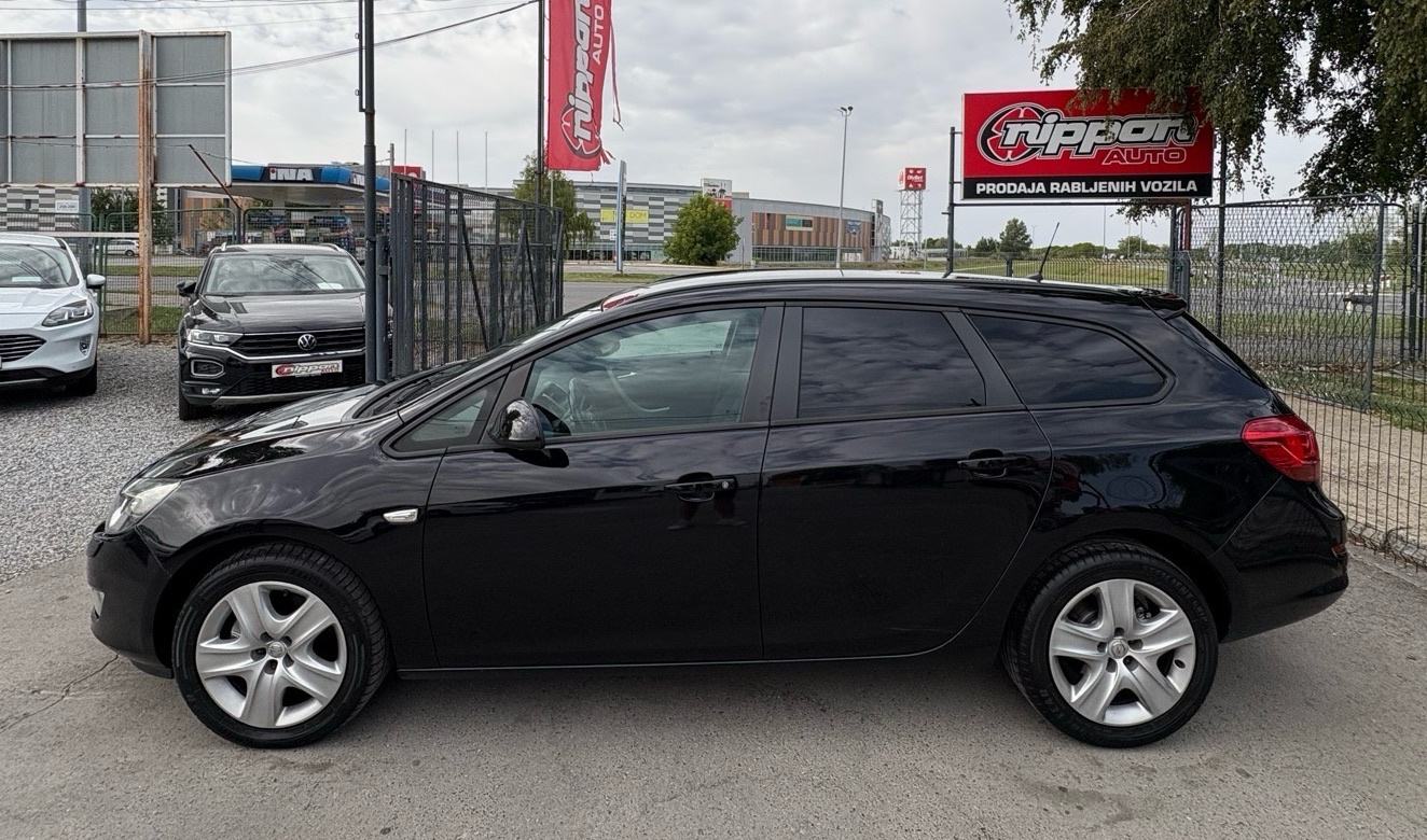 Opel Astra Karavan 1,7 CDTI KLIMA - SENZORI - AUTOKREDIT, fotografija 3