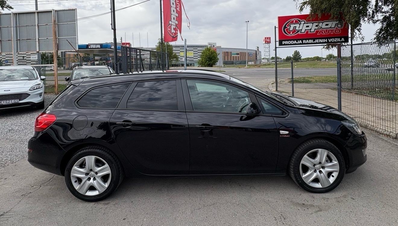 Opel Astra Karavan 1,7 CDTI KLIMA - SENZORI - AUTOKREDIT, fotografija 7