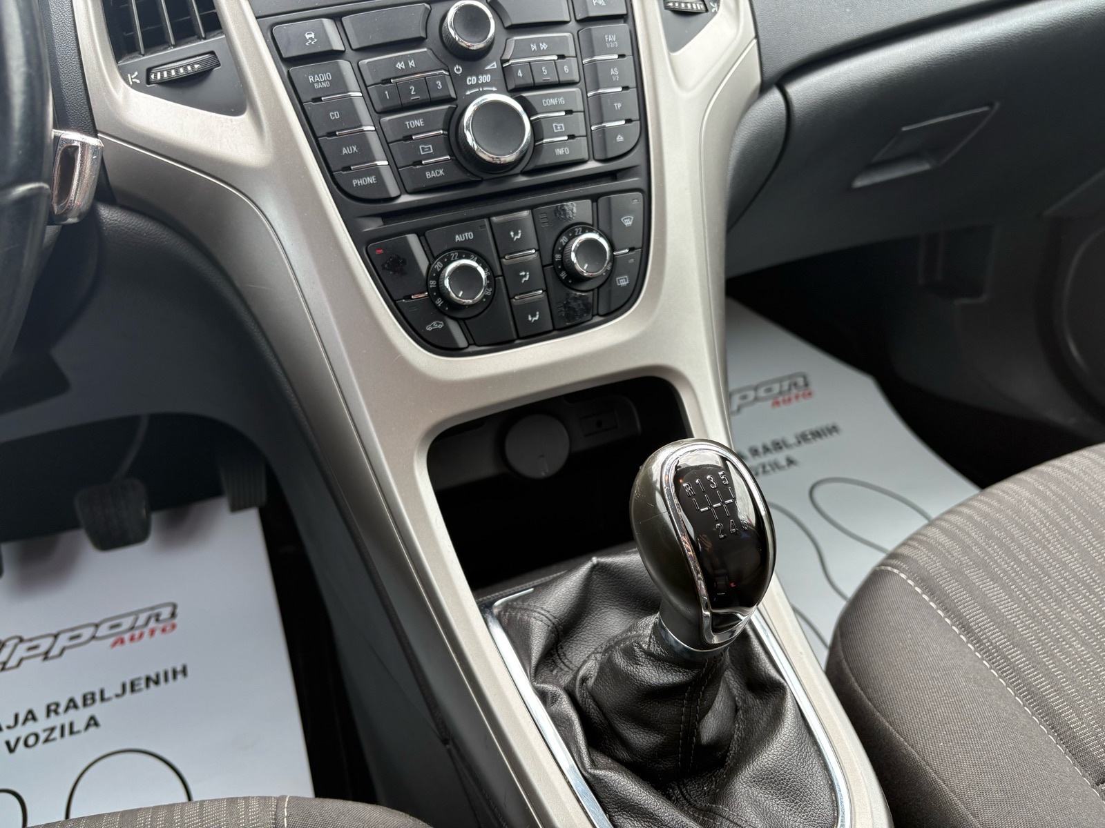 Opel Astra Karavan 1,7 CDTI KLIMA - SENZORI - AUTOKREDIT, fotografija 15