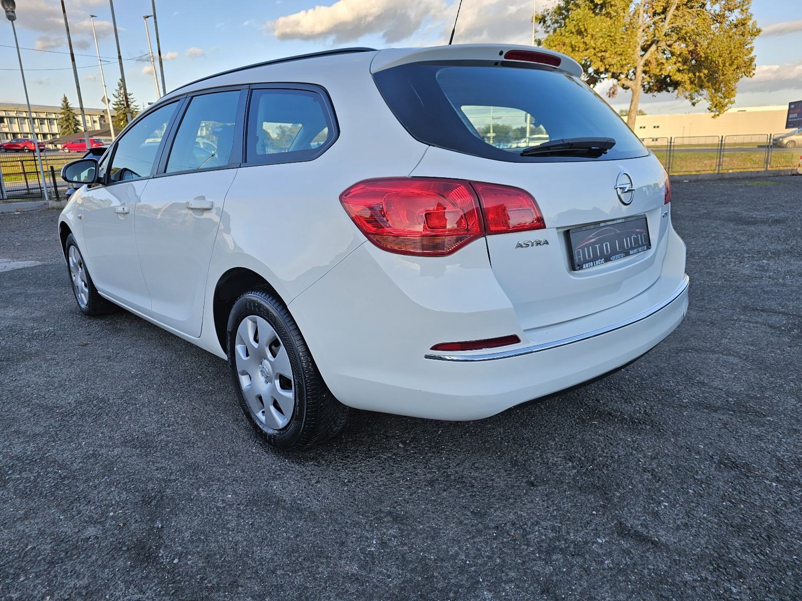 Opel Astra Karavan 1,7 CDTI ***ODLIČNO-STANJE***, fotografija 7