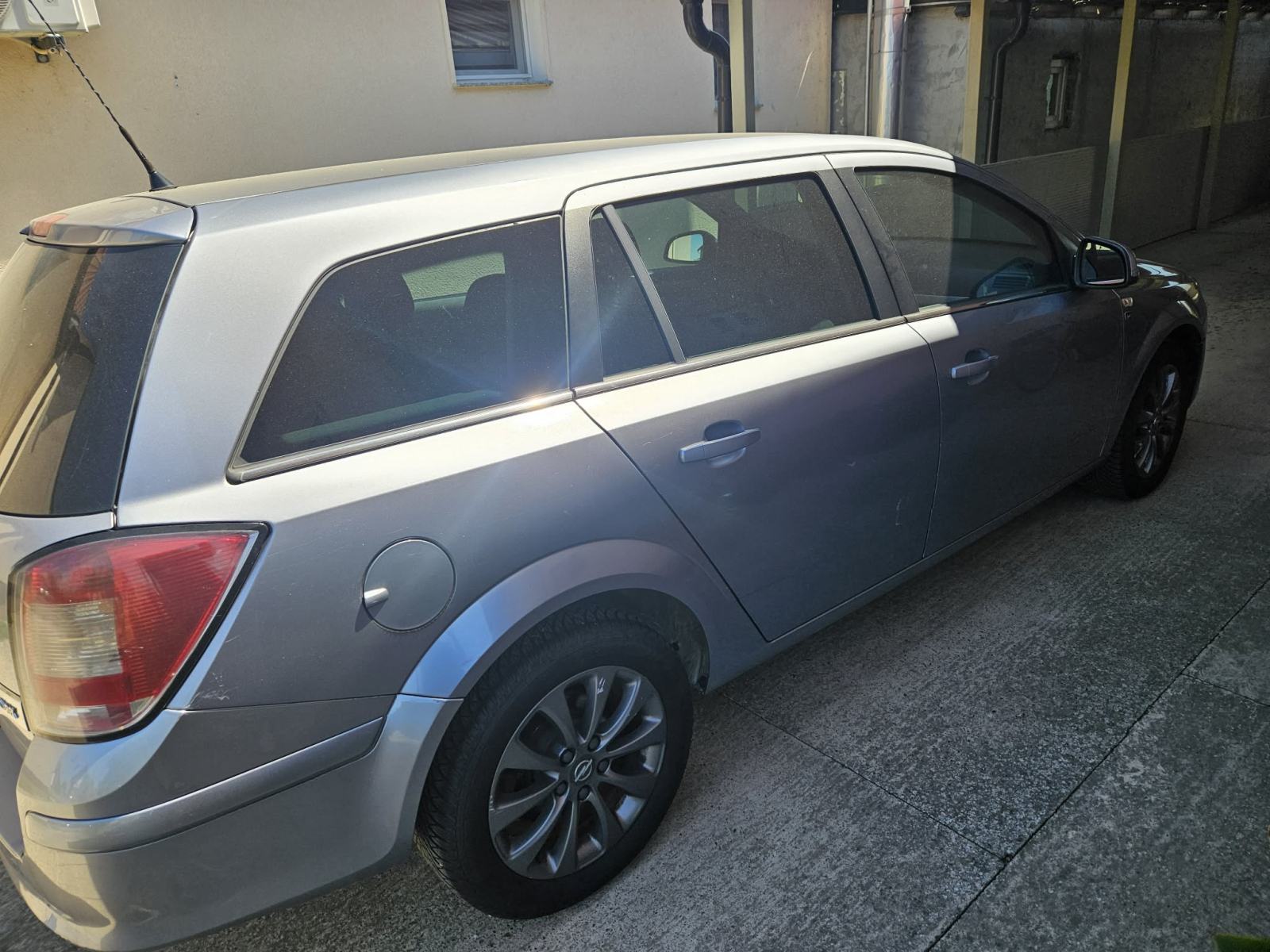 Opel Astra Karavan 1,7 CDTI, fotografija 4