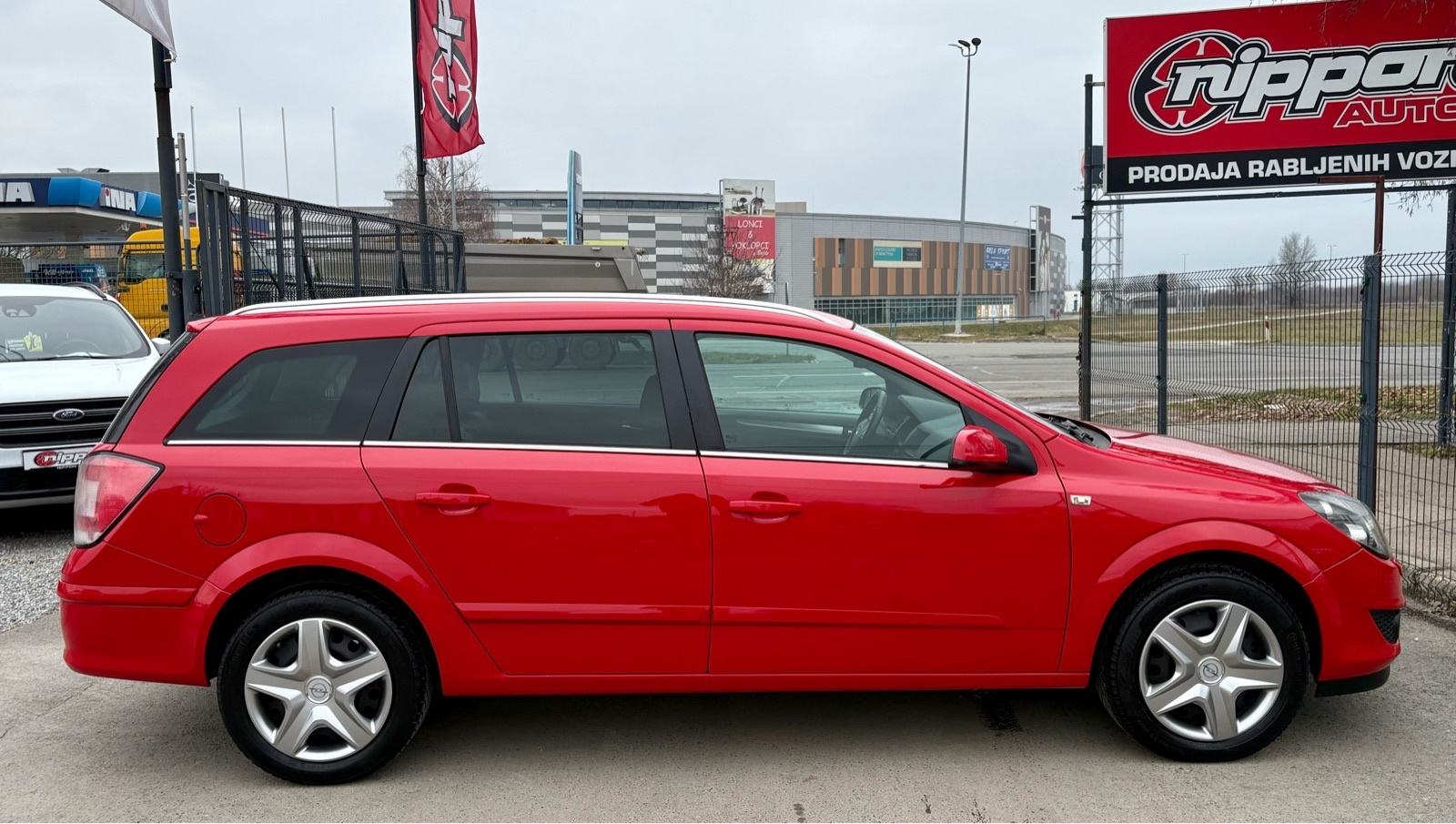 Opel Astra Karavan 1,9 CDTI REG:09/2026 - KLIMA - AUTOKREDIT, fotografija 7