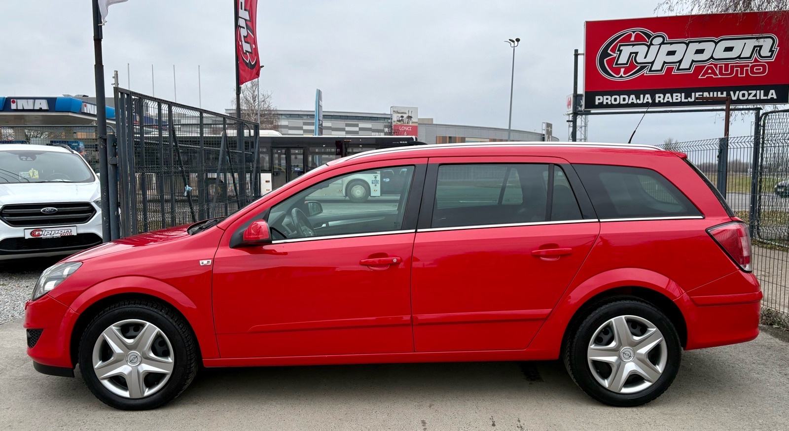 Opel Astra Karavan 1,9 CDTI REG:09/2026 - KLIMA - AUTOKREDIT, fotografija 3