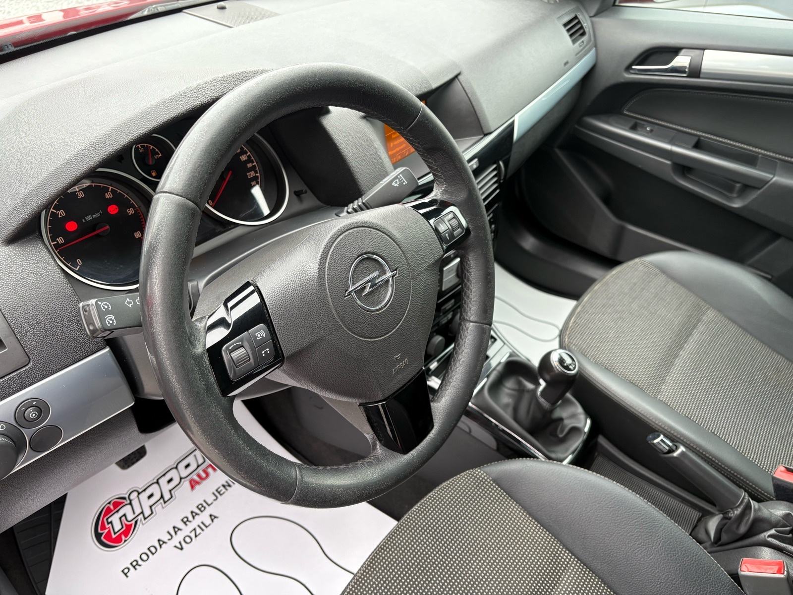 Opel Astra Karavan 1,9 CDTI REG:09/2026 - KLIMA - AUTOKREDIT, fotografija 9