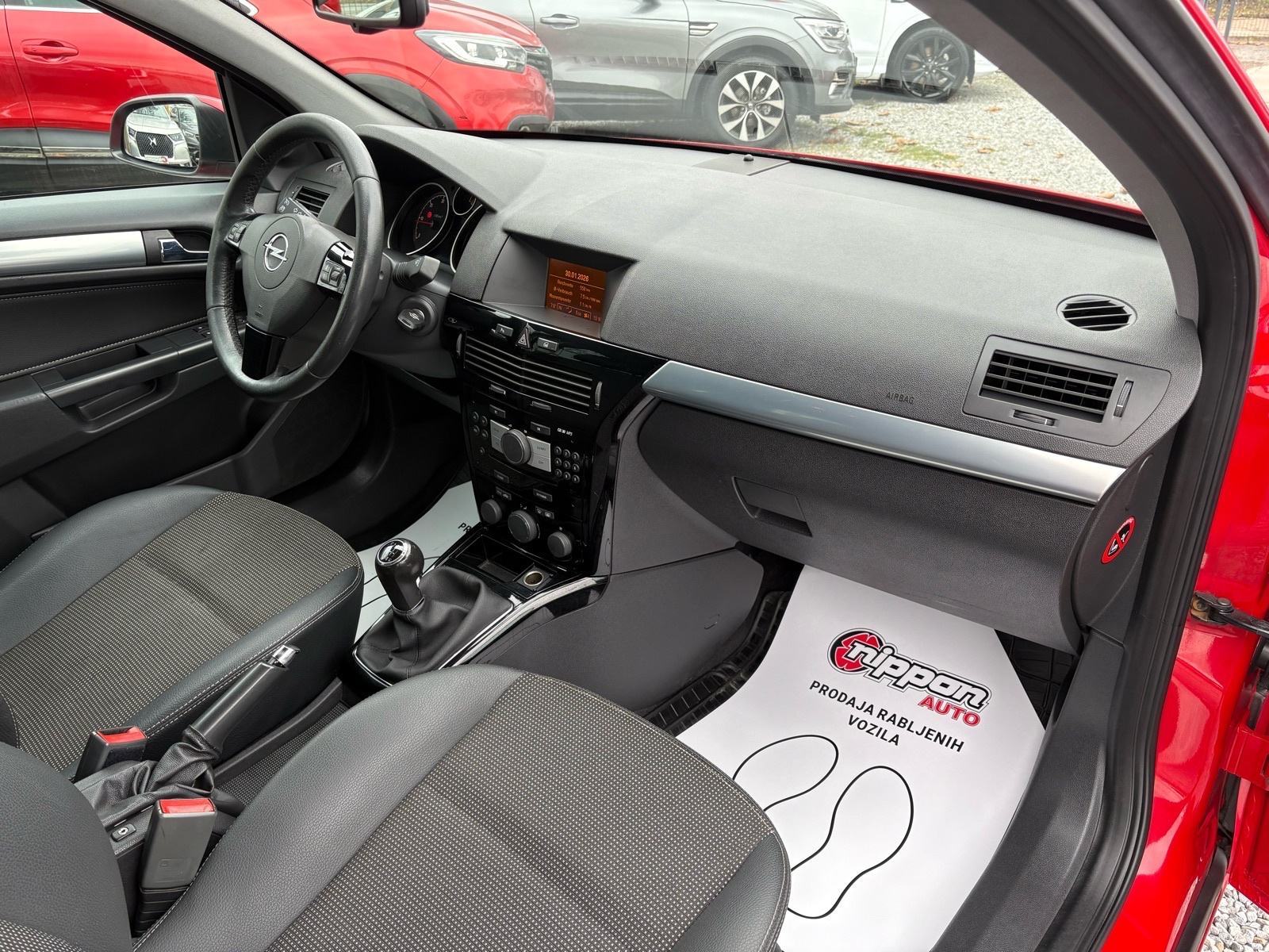 Opel Astra Karavan 1,9 CDTI REG:09/2026 - KLIMA - AUTOKREDIT, fotografija 17