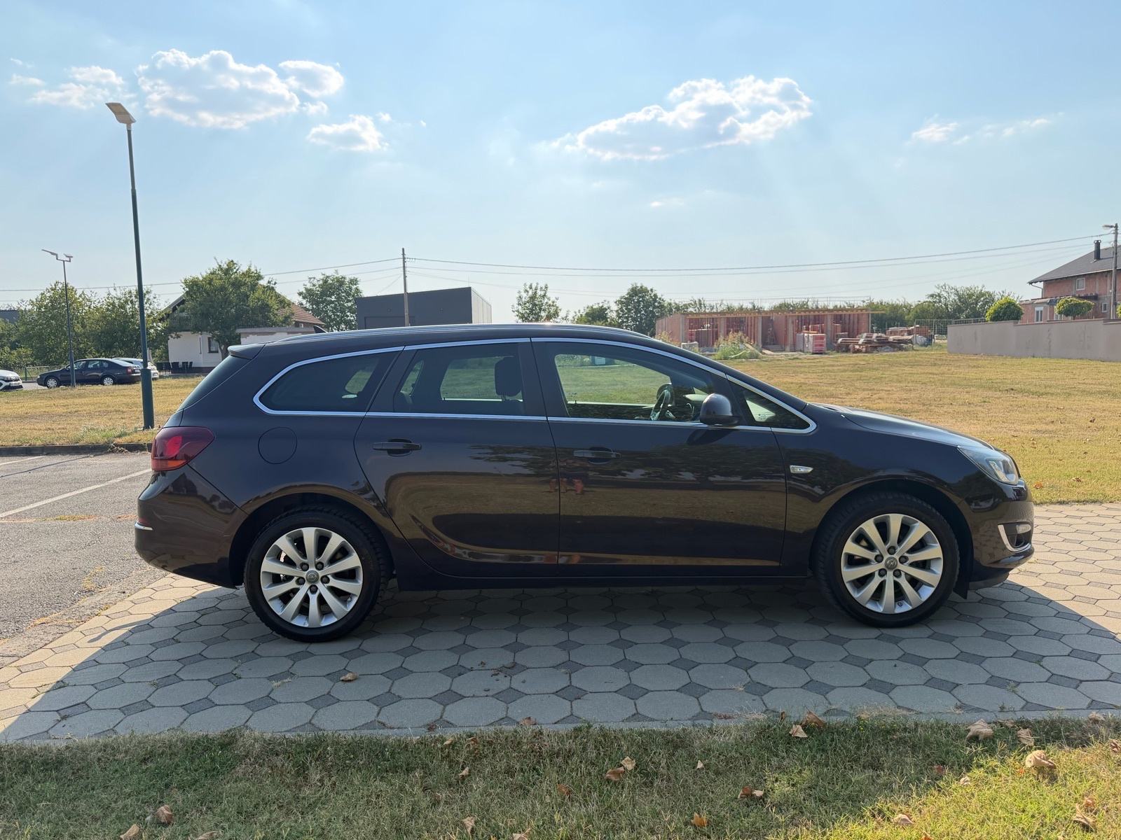 Opel Astra Karavan 2,0 CDTI, fotografija 2