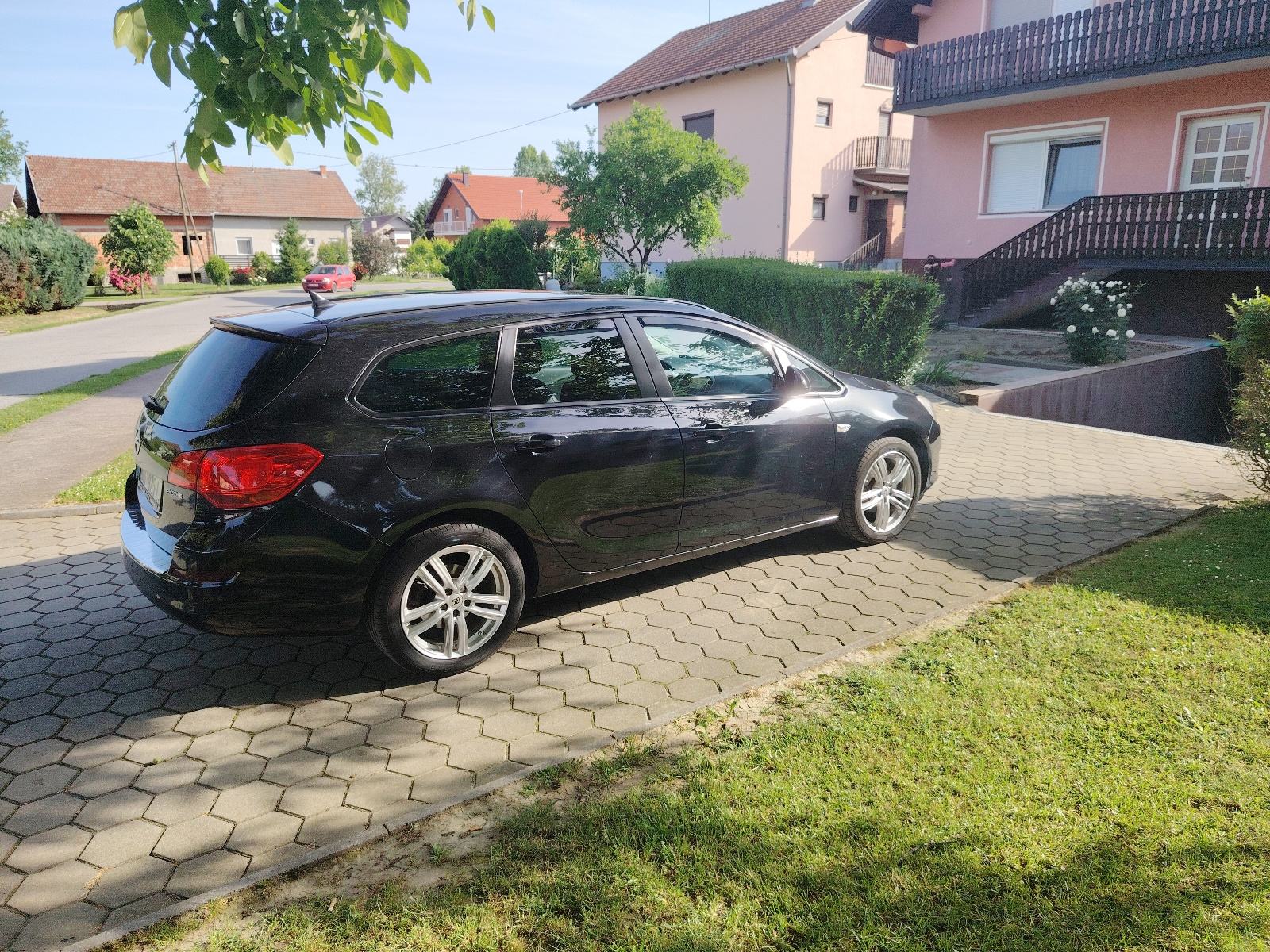 Opel Astra Karavan Sports 1,3 CDTI, fotografija 5