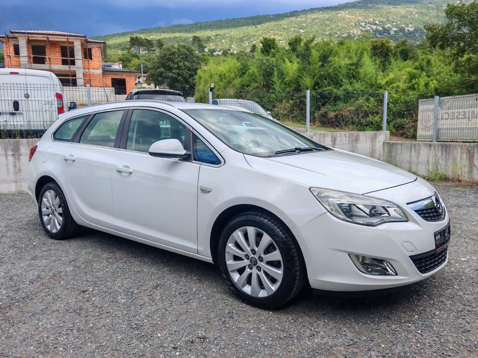 Opel Astra Sports 1,7 CDTI 125 ks COSMO oprema, servisna, KAO NOVA❗❗, fotografija 2