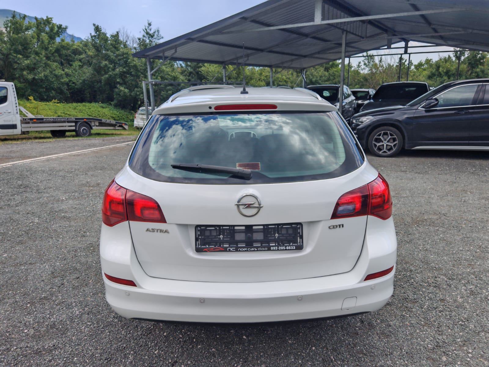 Opel Astra Sports 1,7 CDTI 125 ks COSMO oprema, servisna, KAO NOVA❗❗, fotografija 9