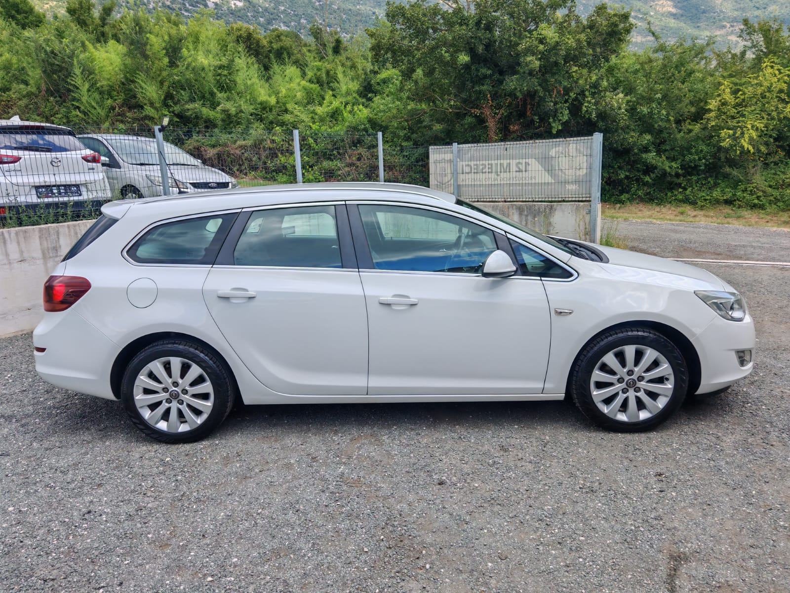 Opel Astra Sports 1,7 CDTI 125 ks COSMO oprema, servisna, KAO NOVA❗❗, fotografija 5