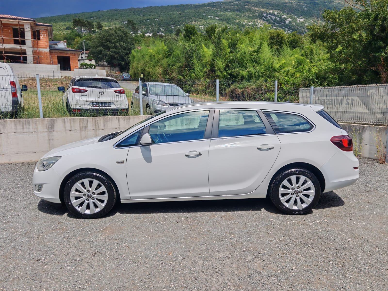 Opel Astra Sports 1,7 CDTI 125 ks COSMO oprema, servisna, KAO NOVA❗❗, fotografija 6