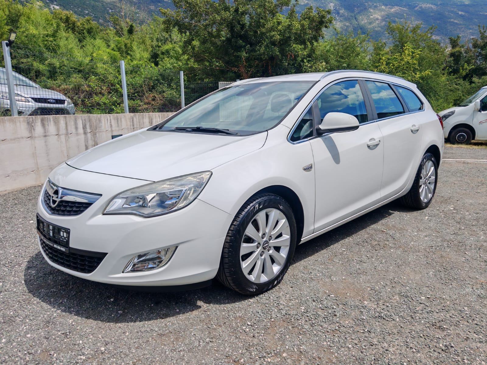 Opel Astra Sports 1,7 CDTI 125 ks COSMO oprema, servisna, KAO NOVA❗❗, fotografija 7