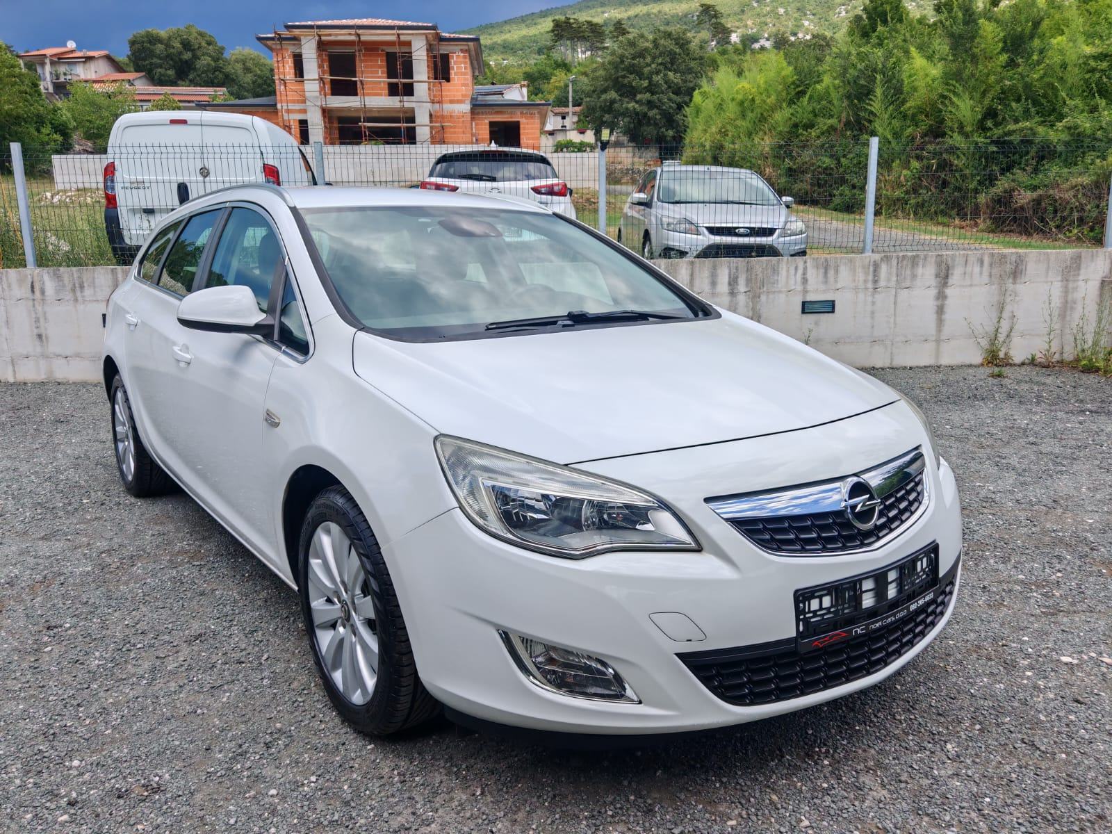 Opel Astra Sports 1,7 CDTI 125 ks COSMO oprema, servisna, KAO NOVA❗❗, fotografija 11