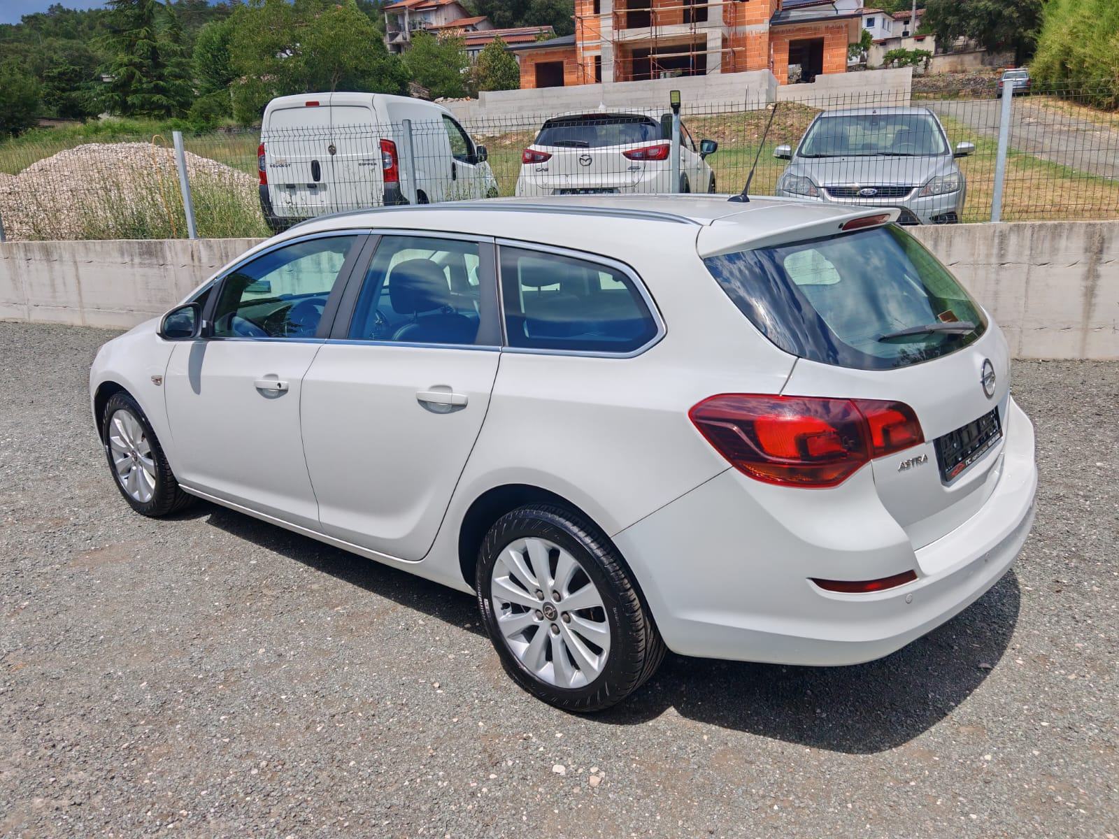 Opel Astra Sports 1,7 CDTI 125 ks COSMO oprema, servisna, KAO NOVA❗❗, fotografija 4
