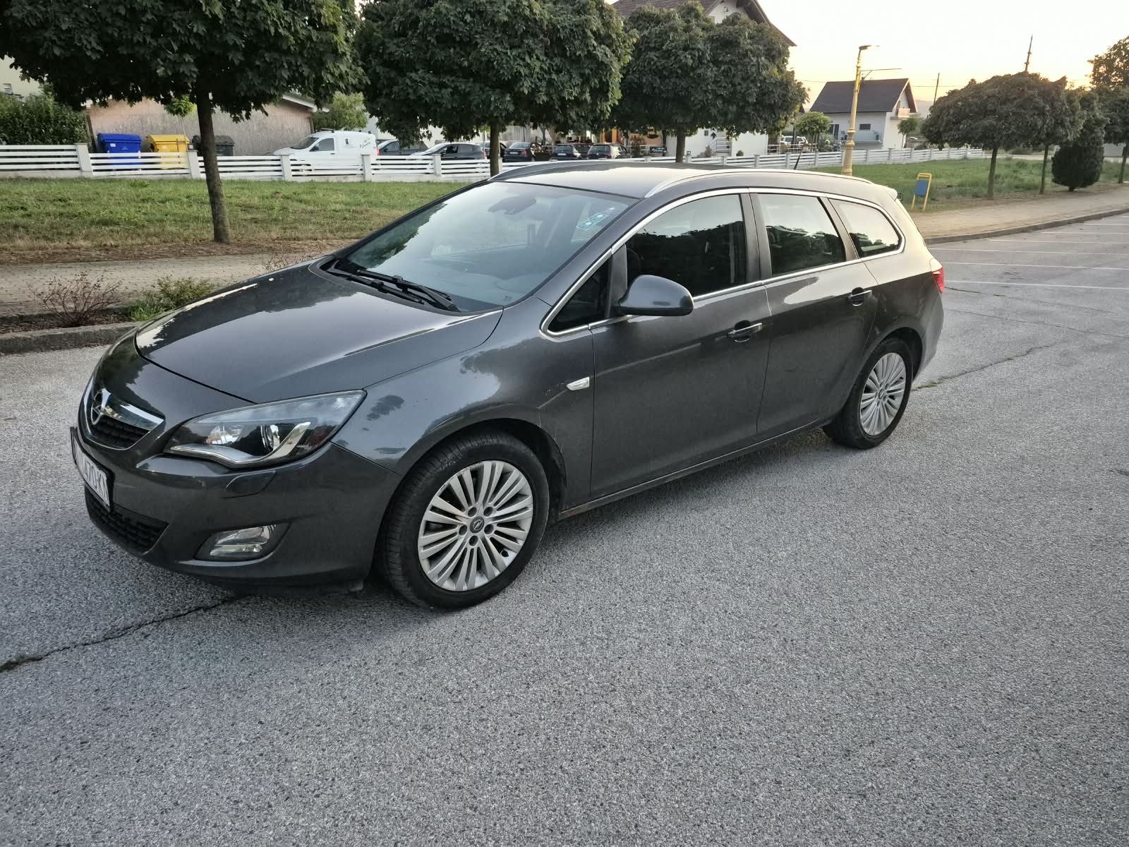 Opel Astra Karavan Sports 1,7 CDTI CLIMATRONIK DRUGI VLA TOP STANJE, fotografija 3