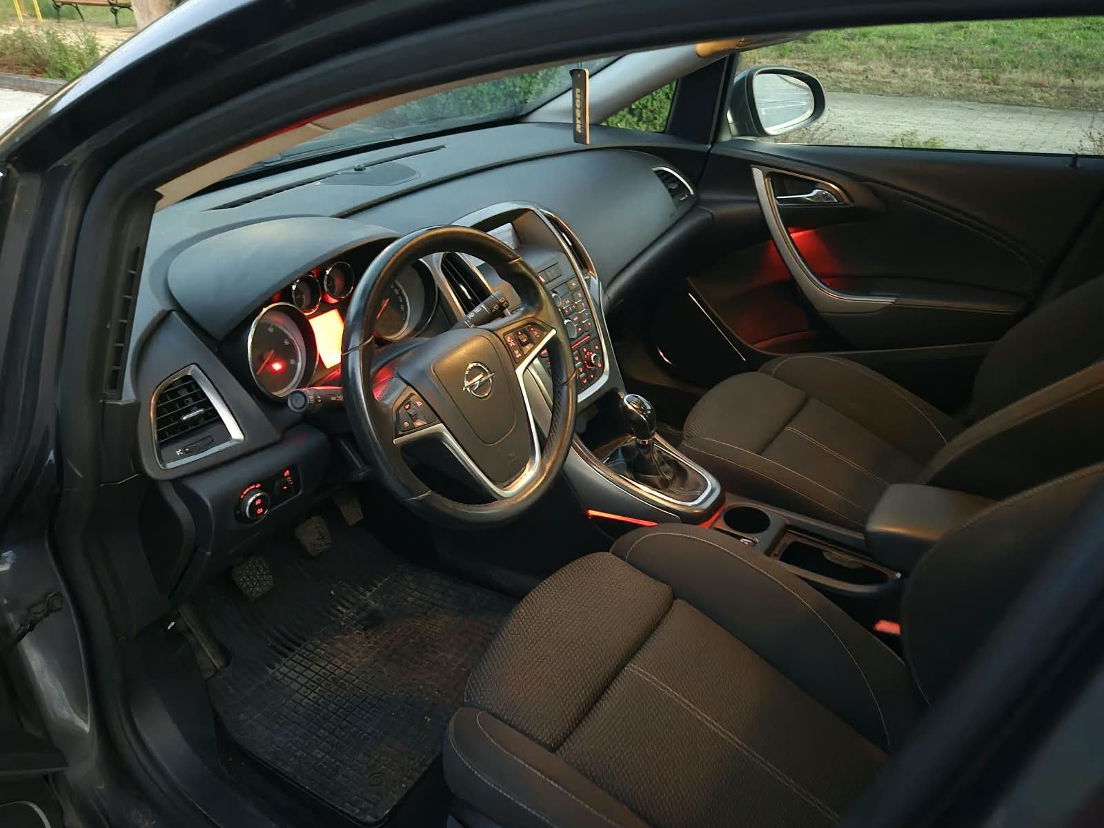 Opel Astra Karavan Sports 1,7 CDTI CLIMATRONIK DRUGI VLA TOP STANJE, fotografija 8