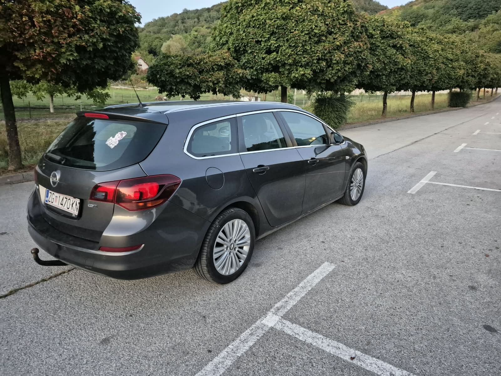 Opel Astra Karavan Sports 1,7 CDTI CLIMATRONIK DRUGI VLA TOP STANJE, fotografija 4