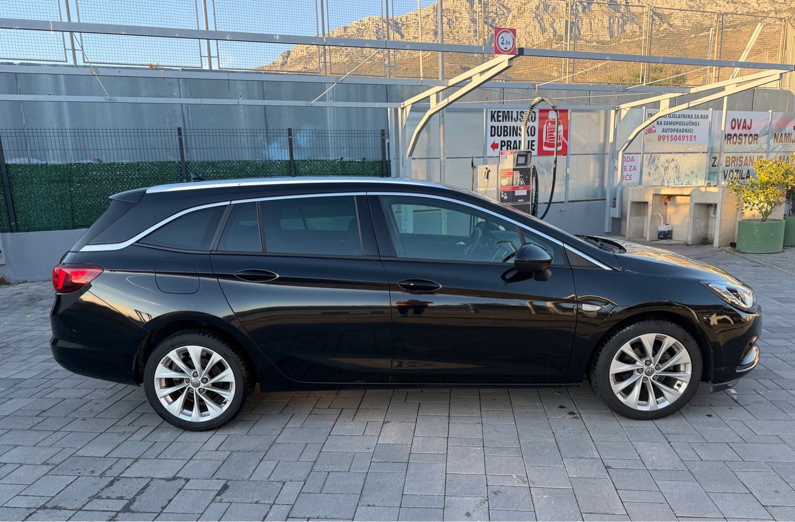 Opel Astra Sporst Tourer 1.0 Benz, Top Stanje, Mnogo Opreme, fotografija 2