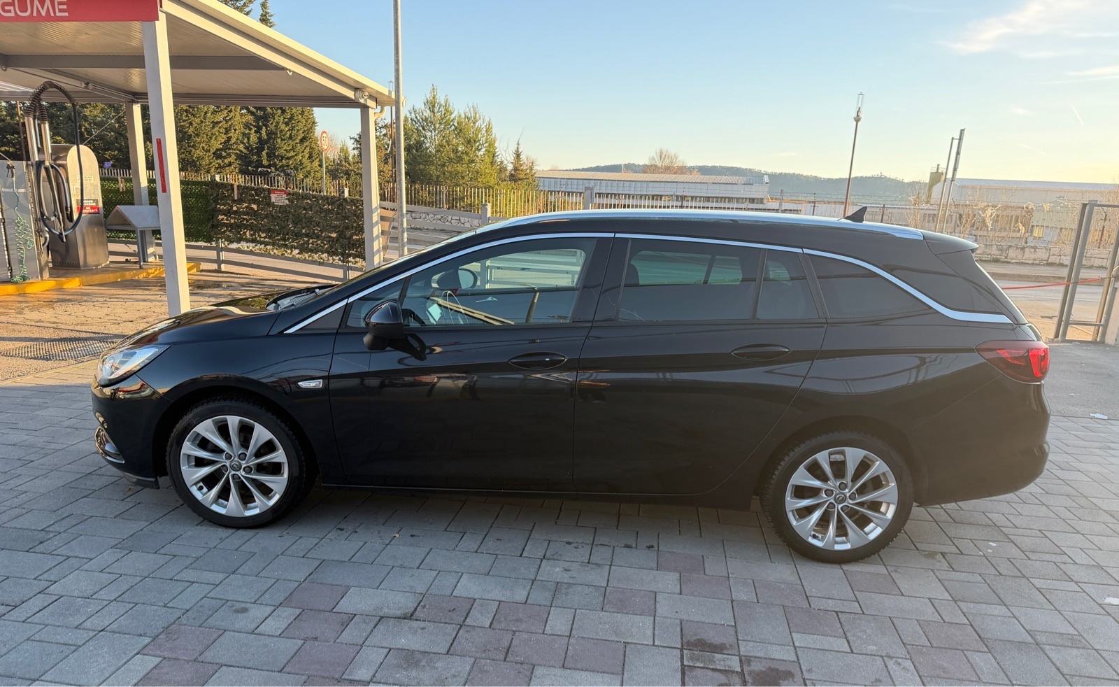 Opel Astra Sporst Tourer 1.0 Benz, Top Stanje, Mnogo Opreme, fotografija 3