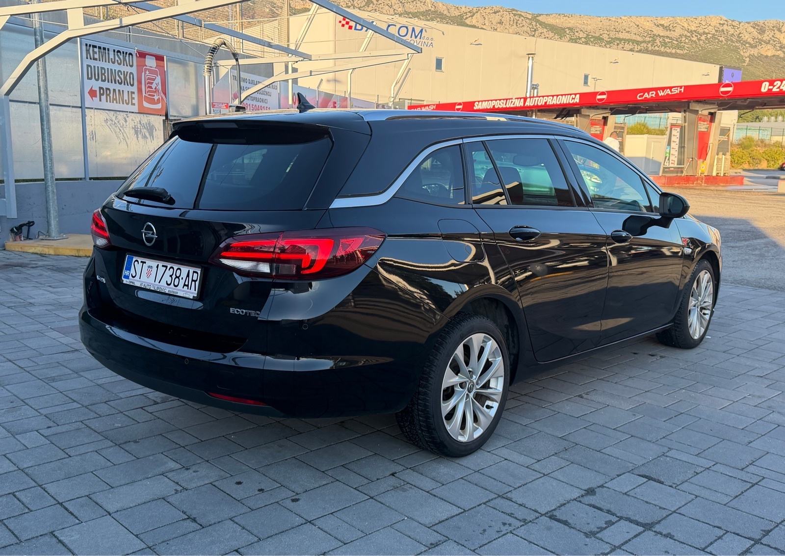 Opel Astra Sporst Tourer 1.0 Benz, Top Stanje, Mnogo Opreme, fotografija 4