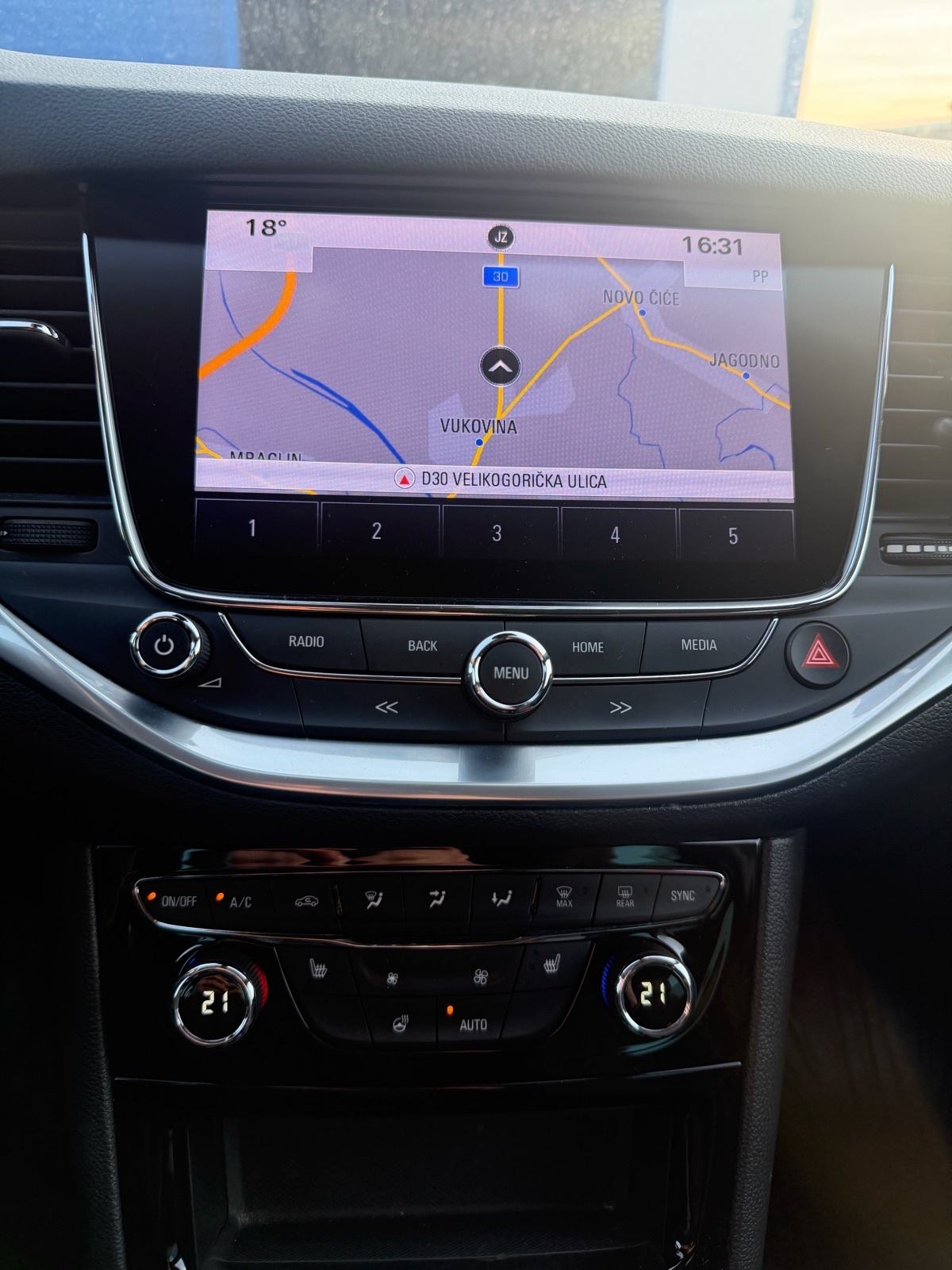 Opel Astra Sport Tourer Benzin u Pdv-u Ful oprema 113tkm 2019 euro6, fotografija 13