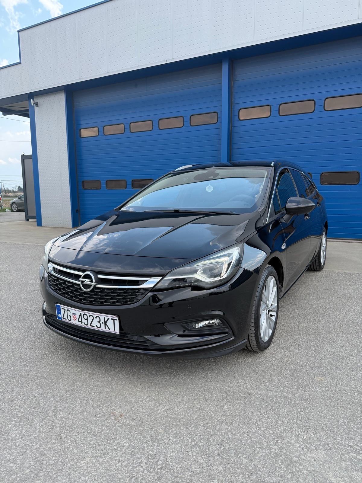 Opel Astra Sport Tourer Benzin u Pdv-u Ful oprema 113tkm 2019 euro6, fotografija 3