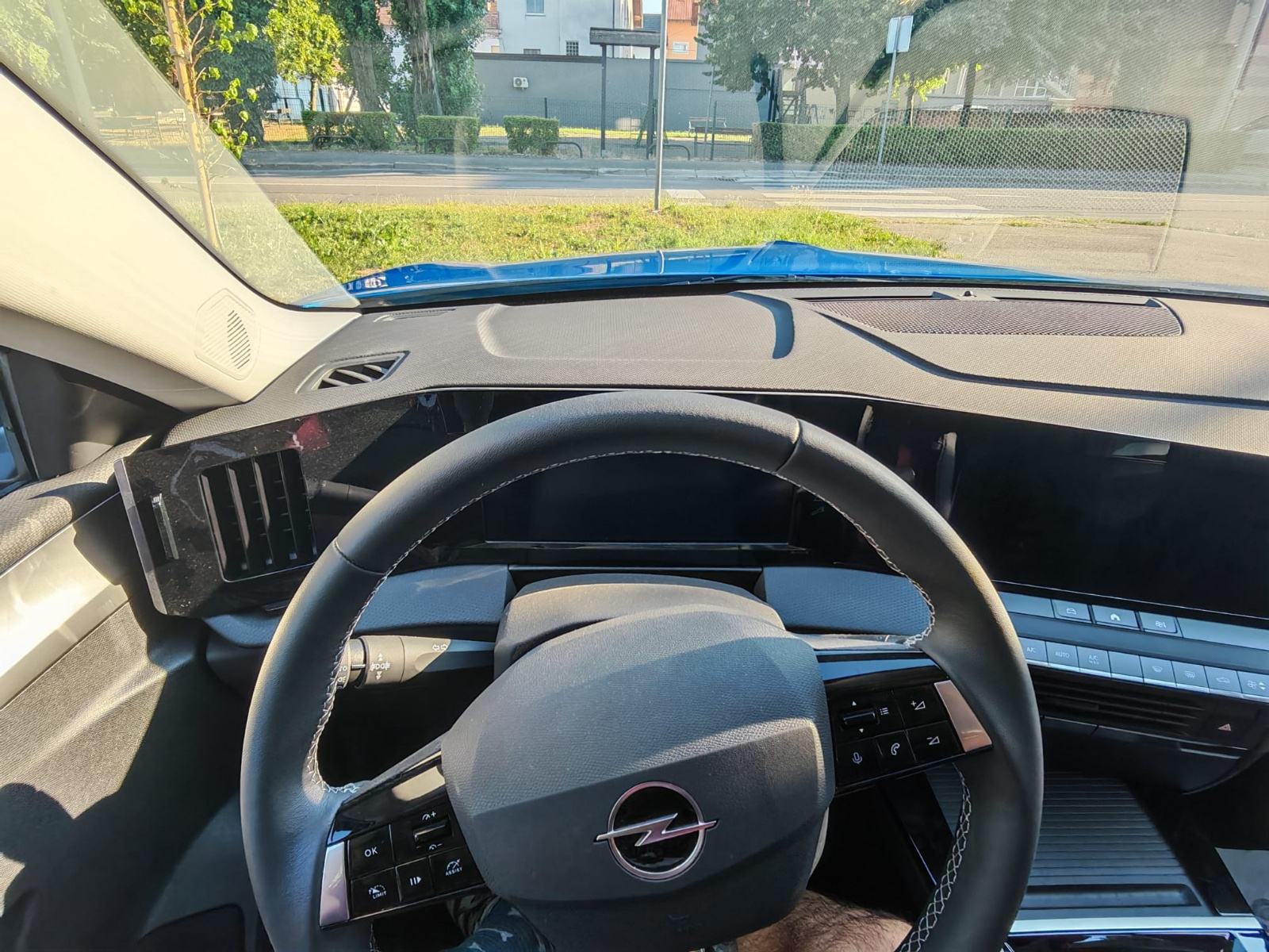 Opel Astra Sports Tourer 1.2 EDITION, fotografija 8