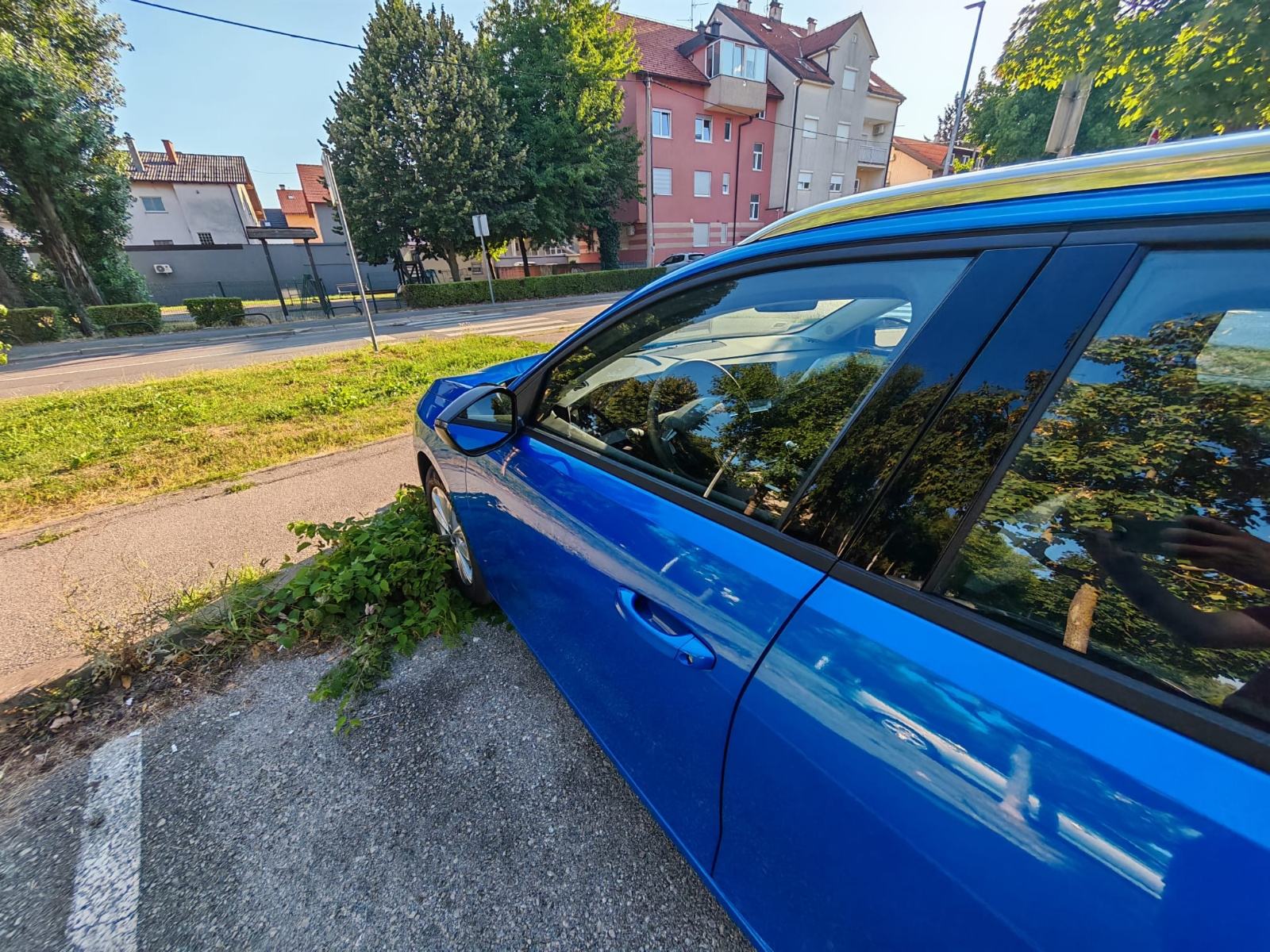 Opel Astra Sports Tourer 1.2 EDITION, fotografija 16