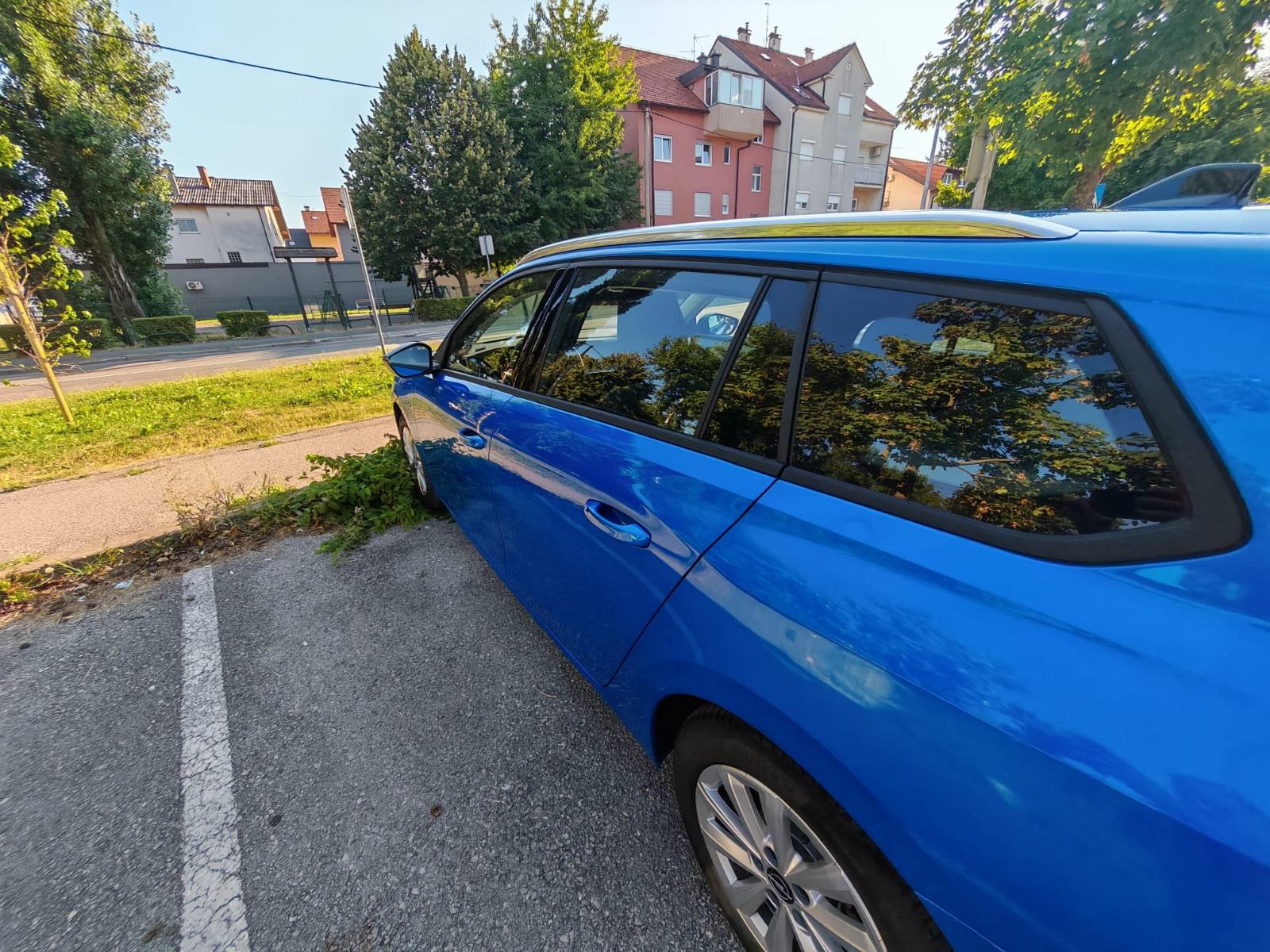 Opel Astra Sports Tourer 1.2 EDITION, fotografija 18