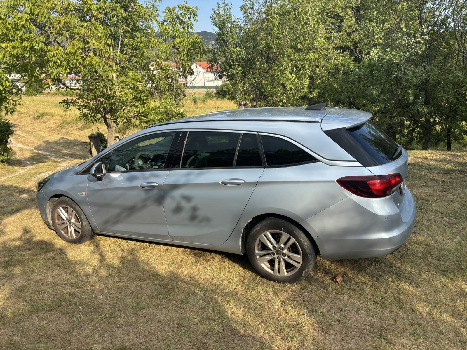 Opel Astra Sports Tourer 1.6CDTI, fotografija 2