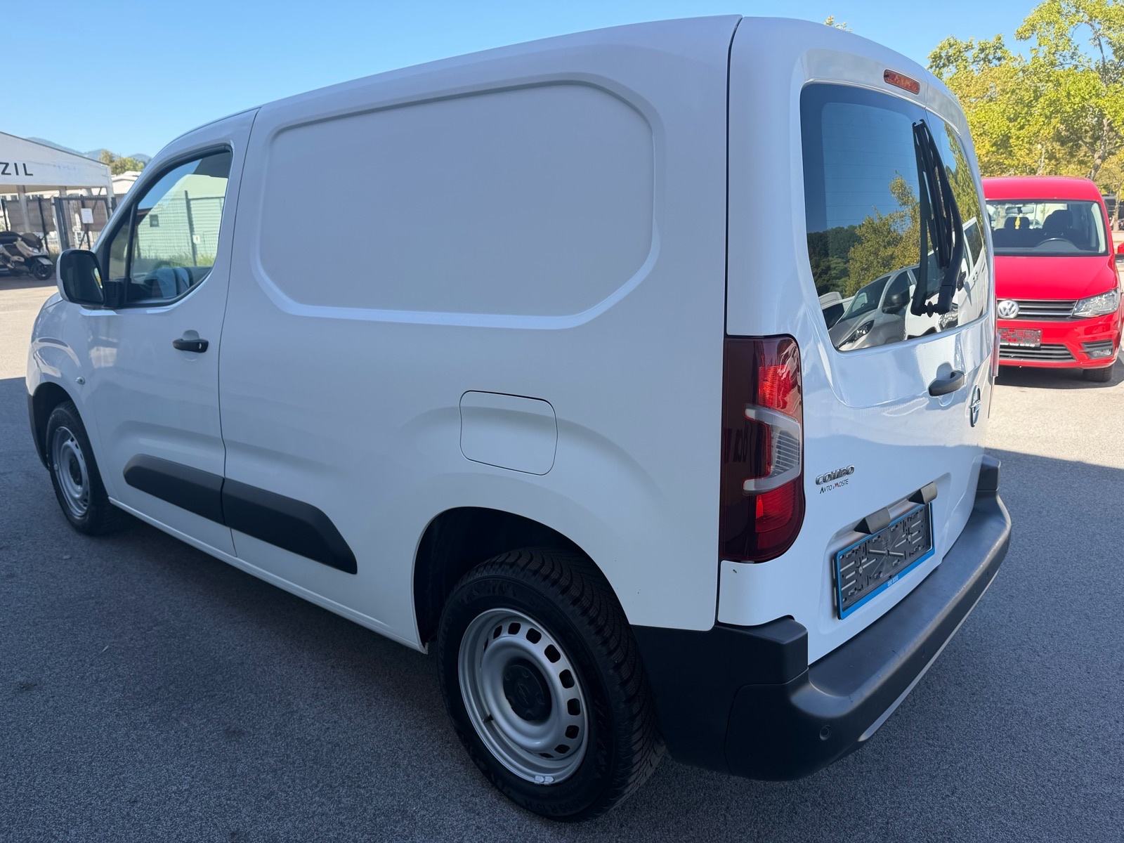 Opel Combo 1,2 benzin 2021god//NAVIGACIJA//, fotografija 5