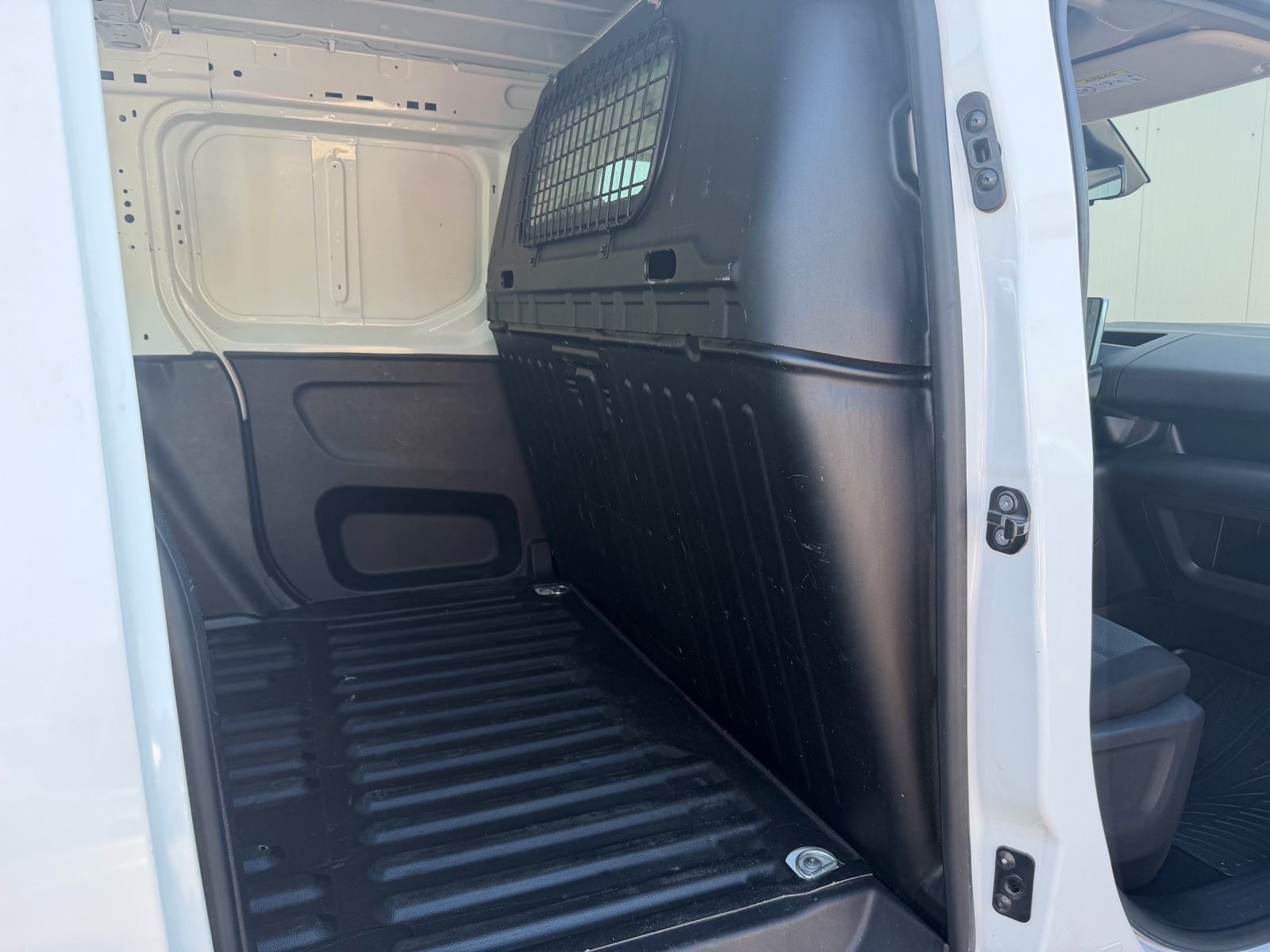 Opel Combo 1,2 benzin 2021god//NAVIGACIJA//, fotografija 9