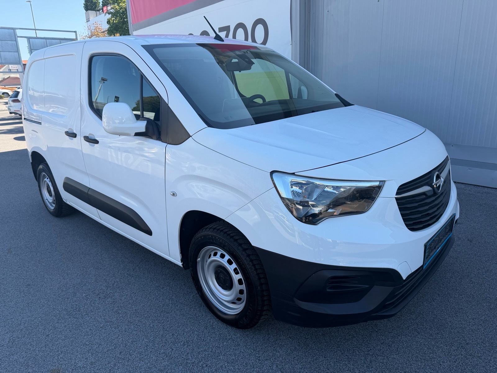 Opel Combo 1,2 benzin 2021god//NAVIGACIJA//, fotografija 3