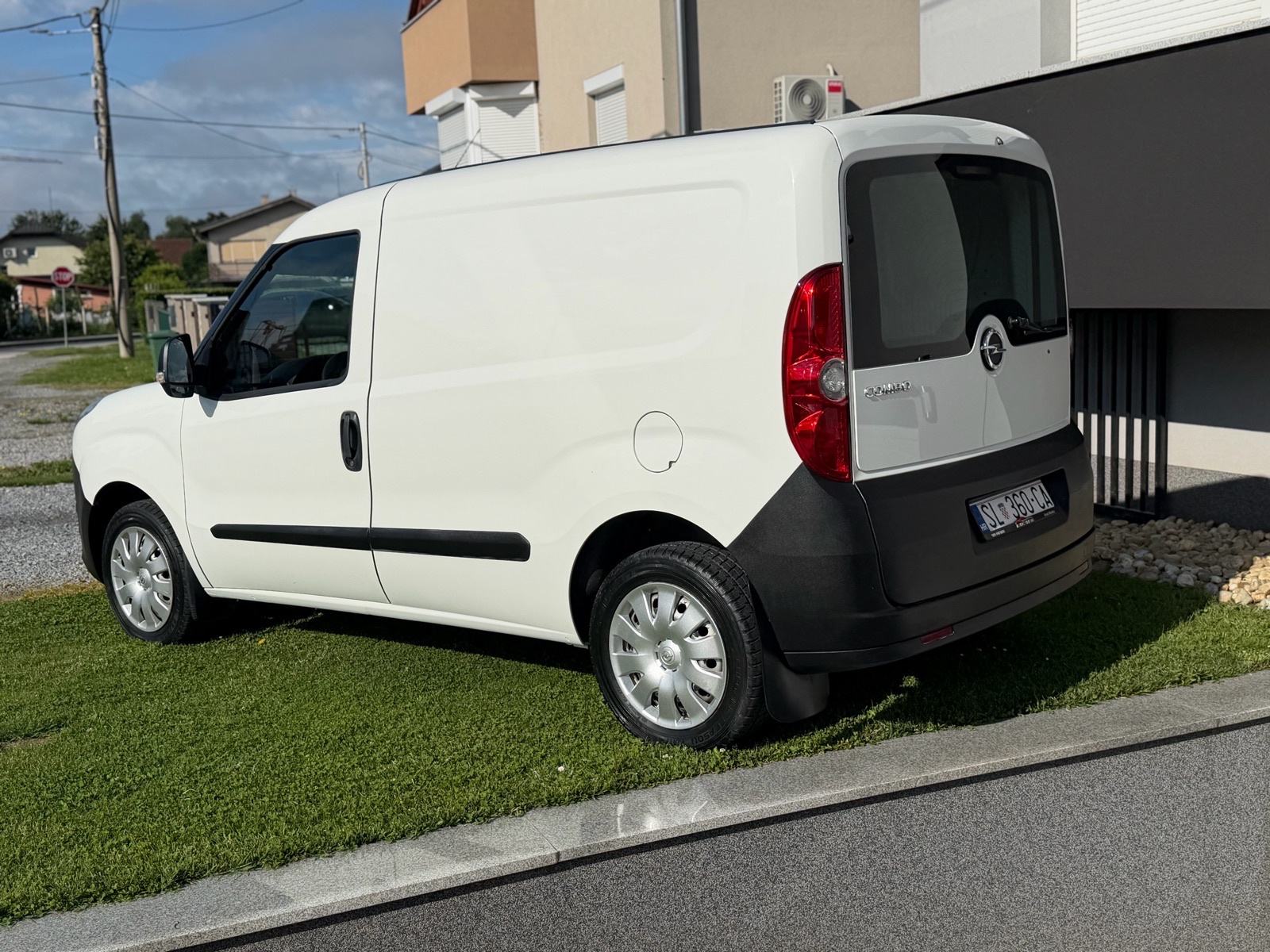 Opel Combo 1,4 Benzin - samo 30.000 km! Moguca zamjena!, fotografija 6