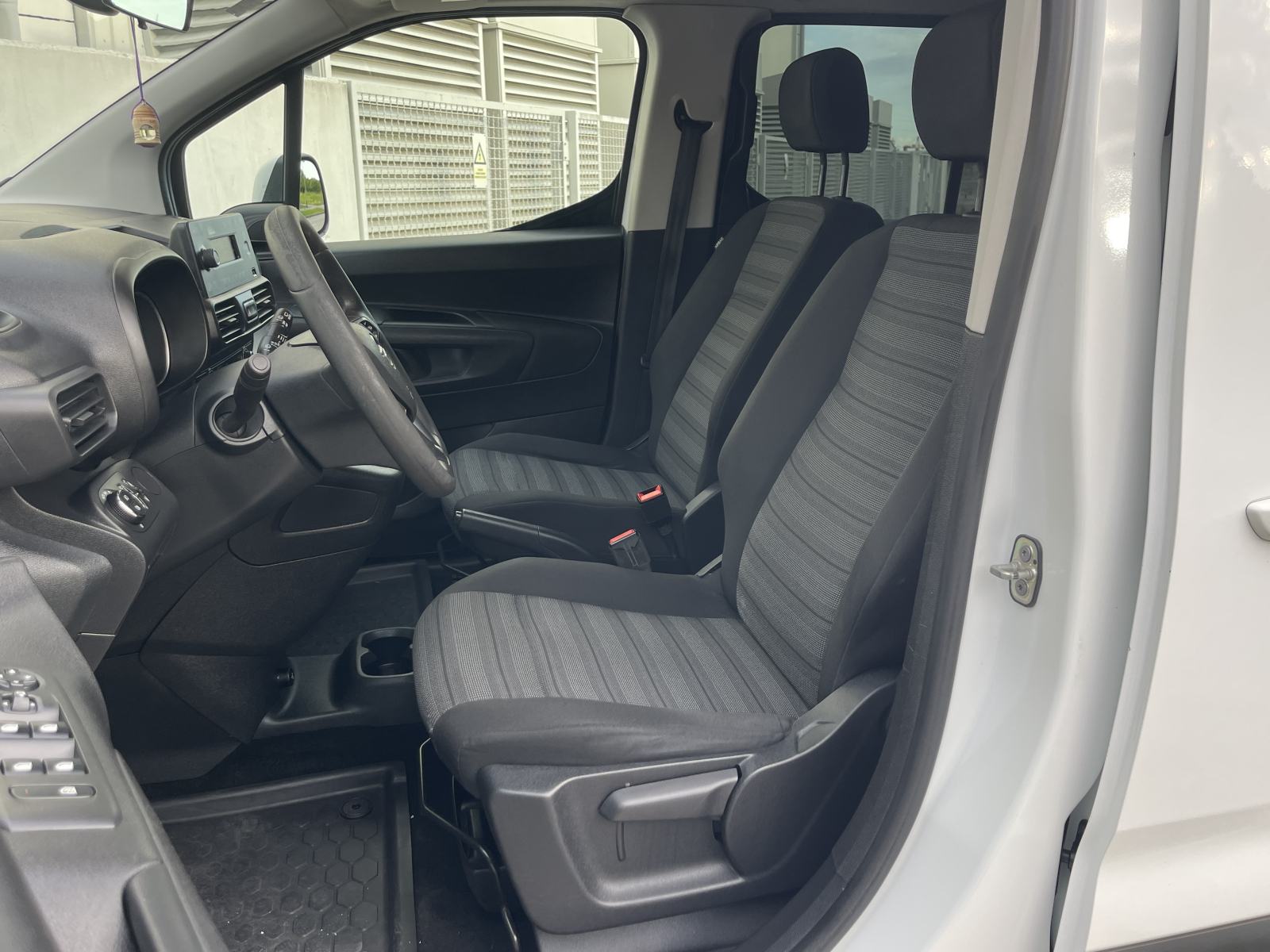 OPEL COMBO 1,5 CDTI •• KAO NOVI, KUPLJEN U HRVATSKOJ, FULL OPREMA ••, fotografija 12