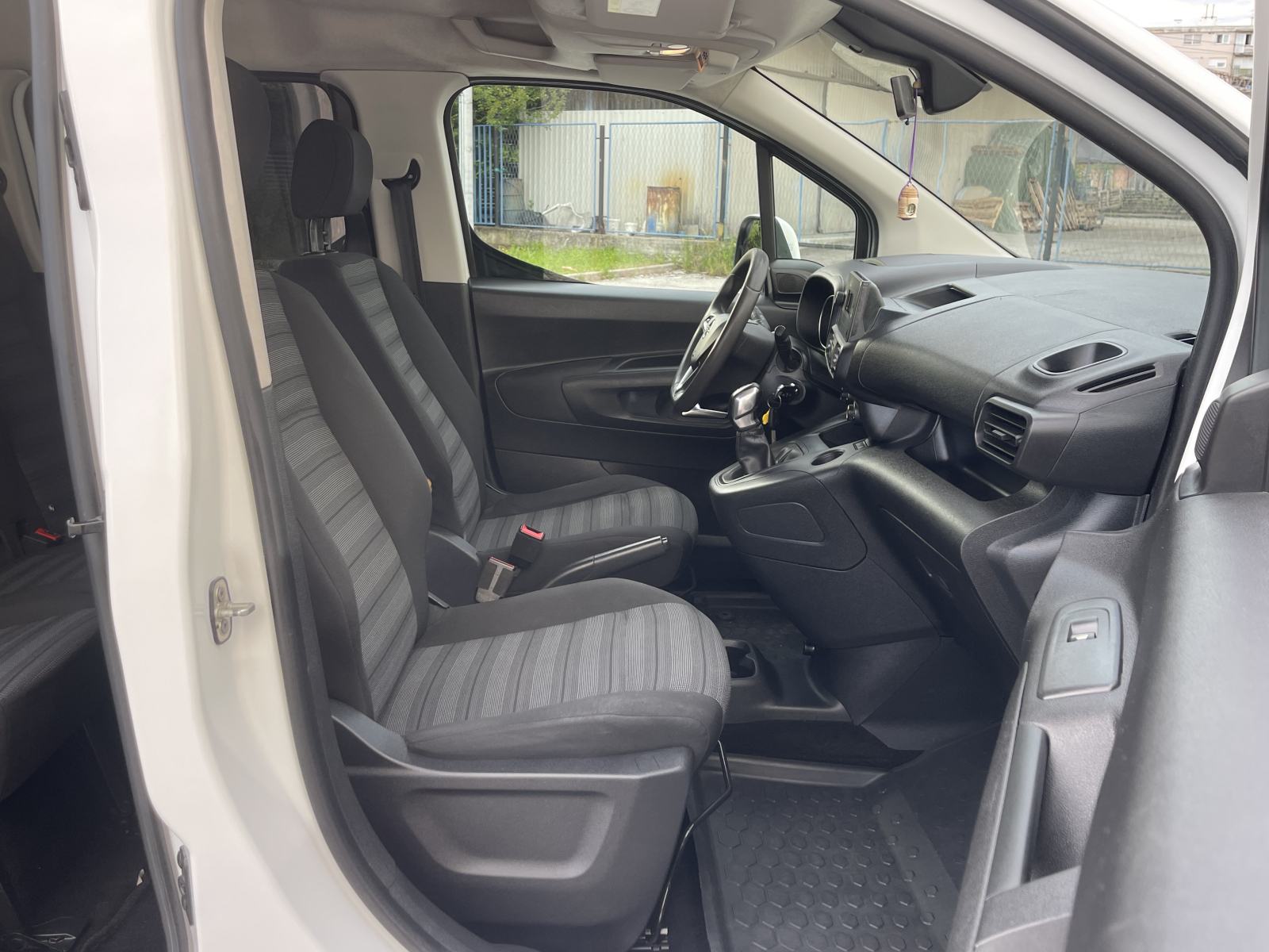 OPEL COMBO 1,5 CDTI •• KAO NOVI, KUPLJEN U HRVATSKOJ, FULL OPREMA ••, fotografija 17