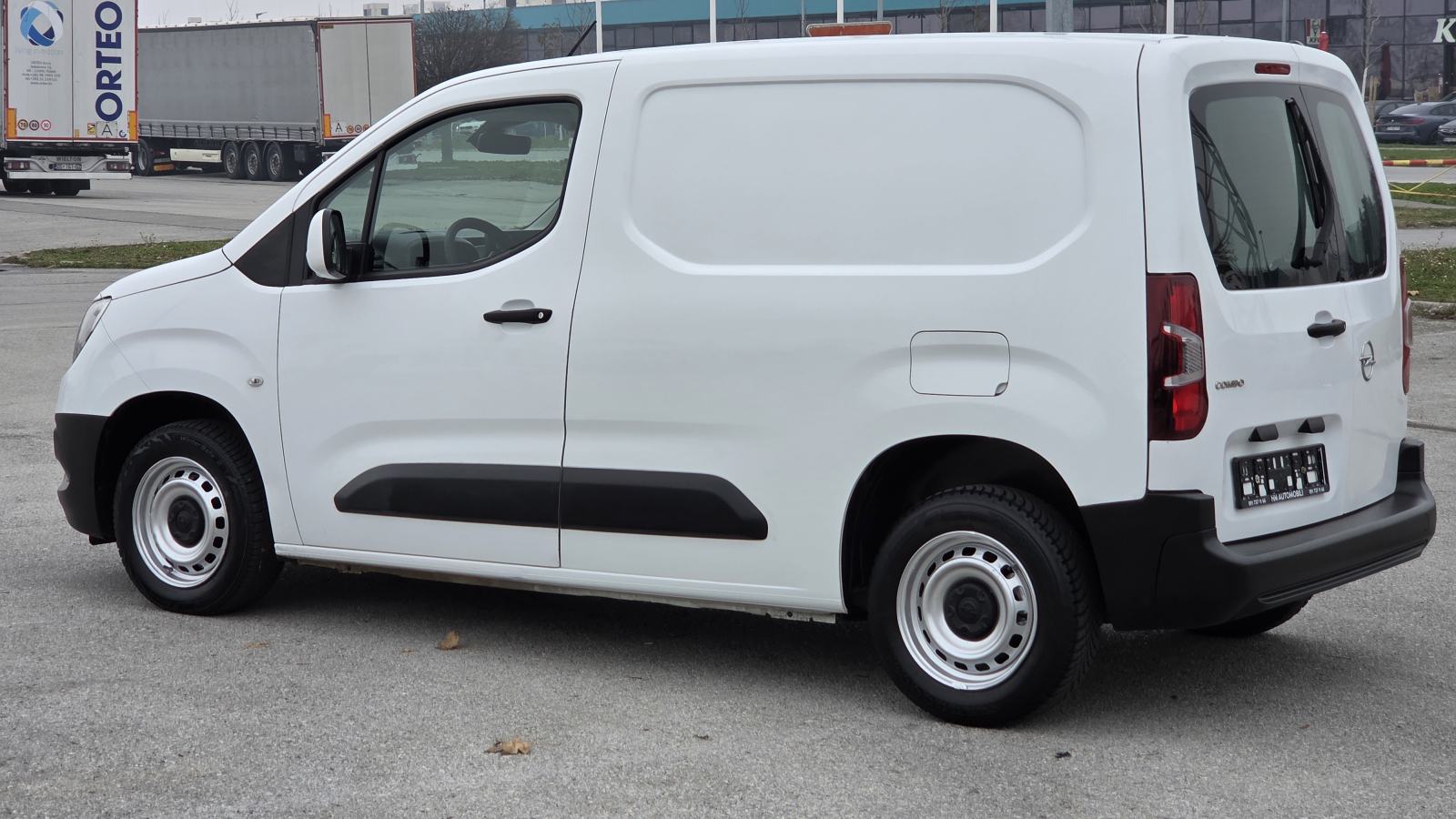 Opel Combo 1,5 CDTi VAN, 102ks, klima, 81000km, hr.auto, 2021.g.PDV-u, fotografija 5